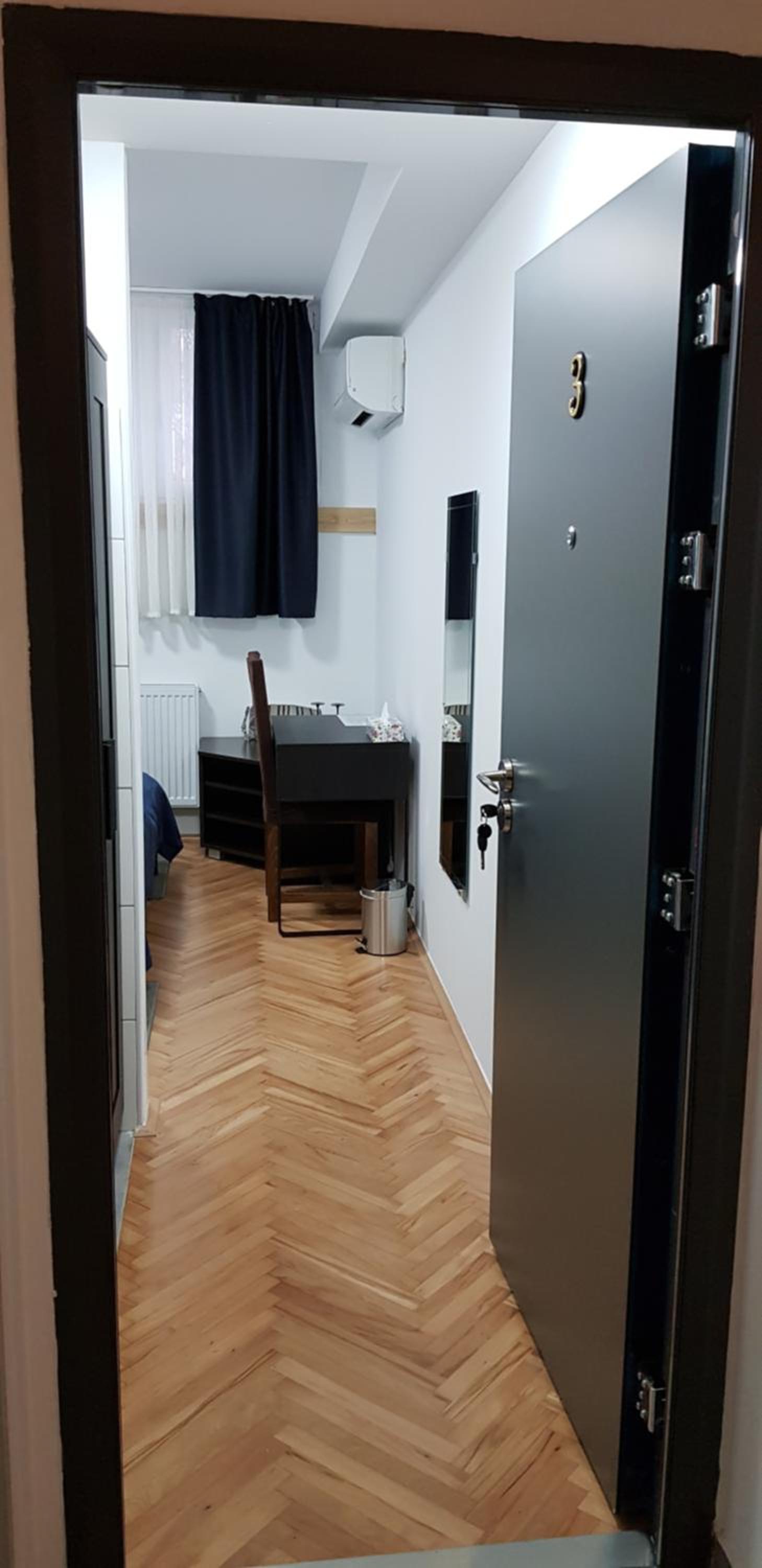 Double Room with Private Bathroom - Photo 11