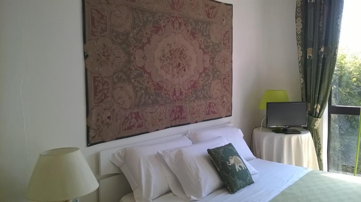 Studio Apartment photo 2