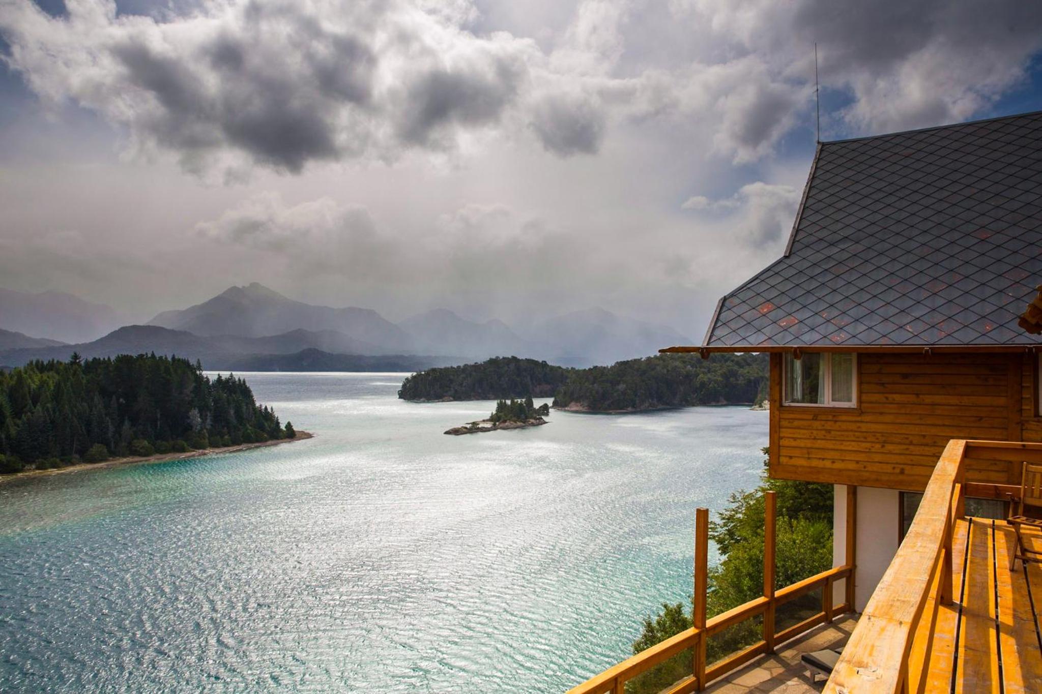 Suite with Lake View photo 2