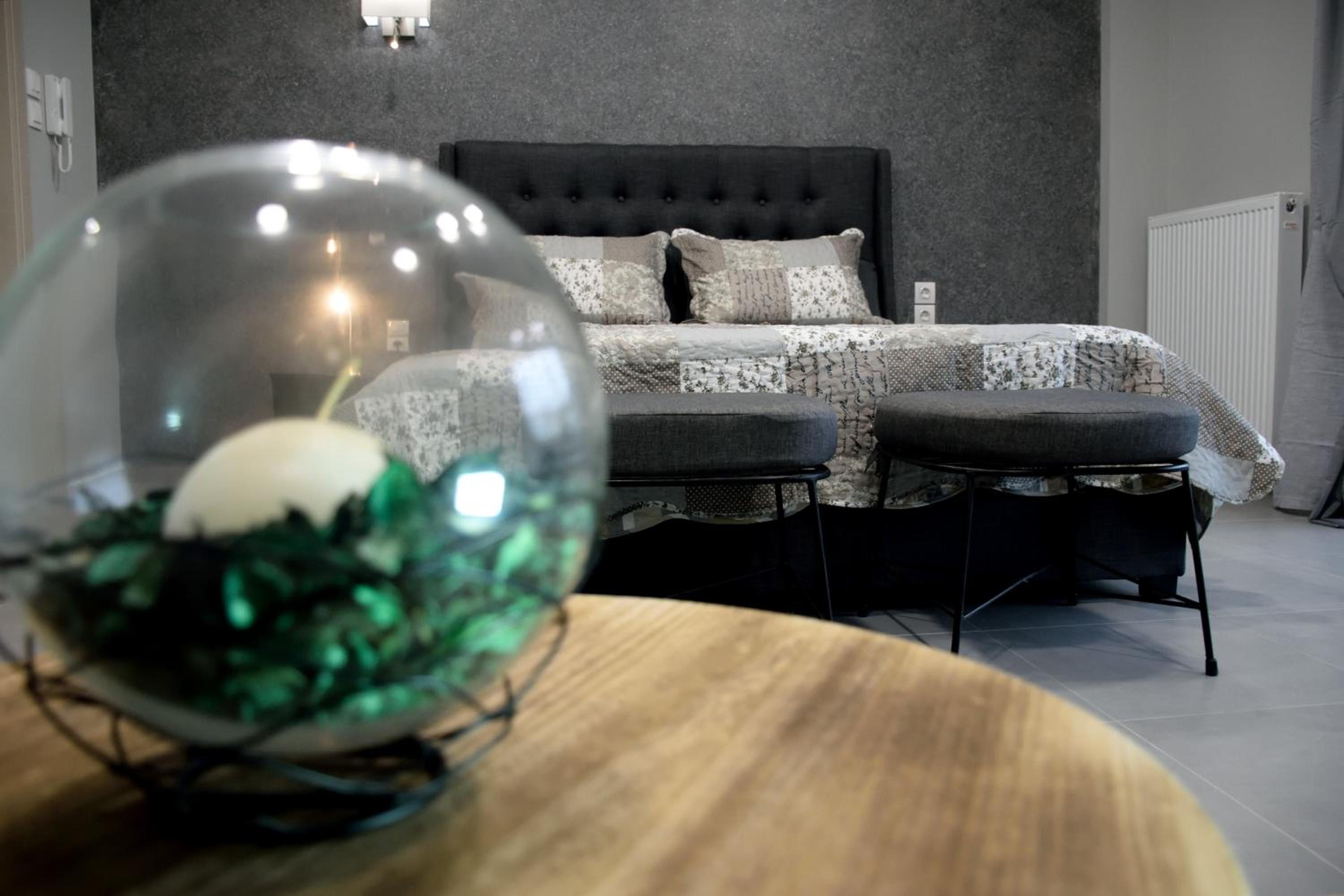 King Studio with Sofa Bed