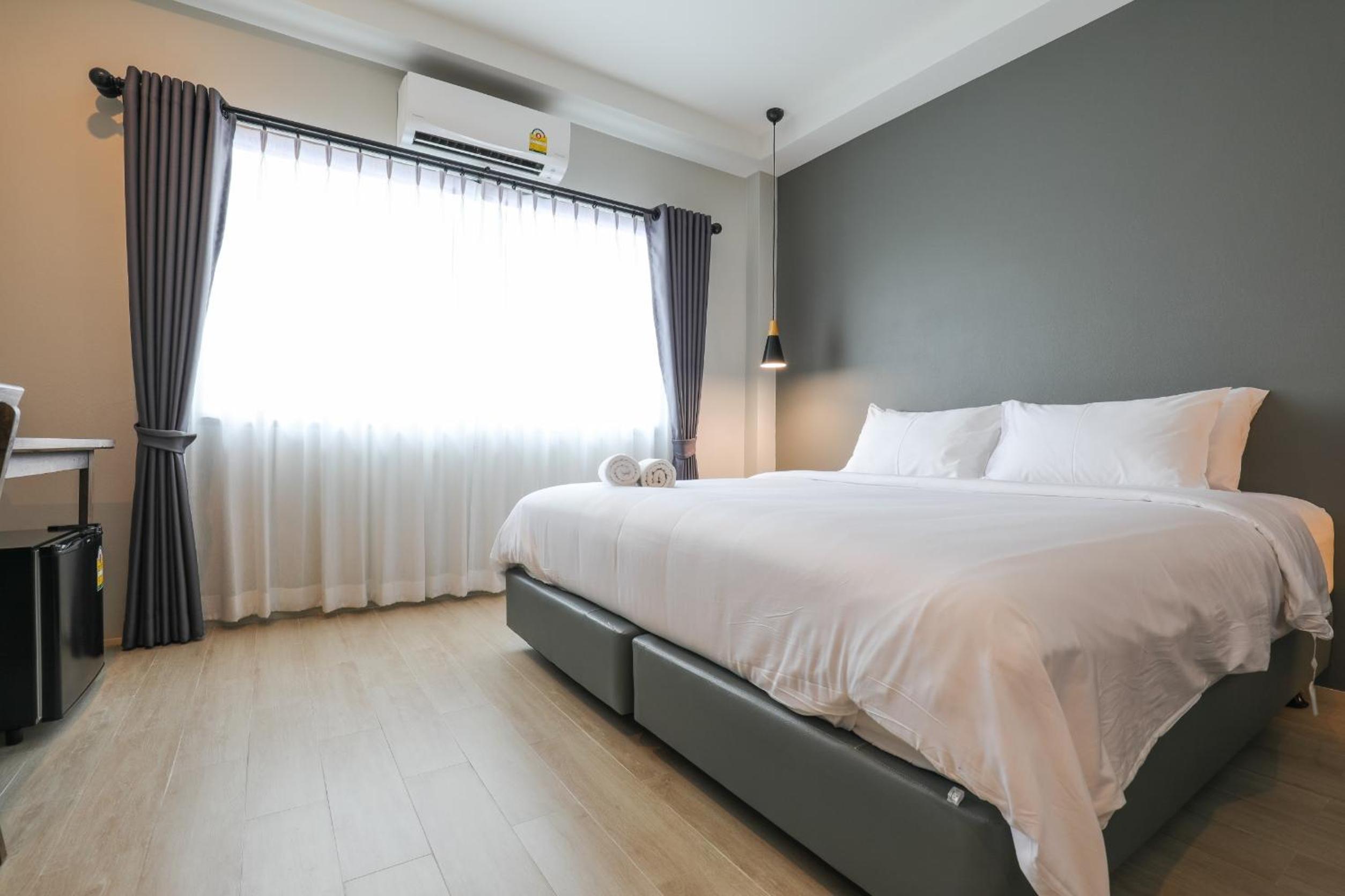 Standard King Room - Photo 1
