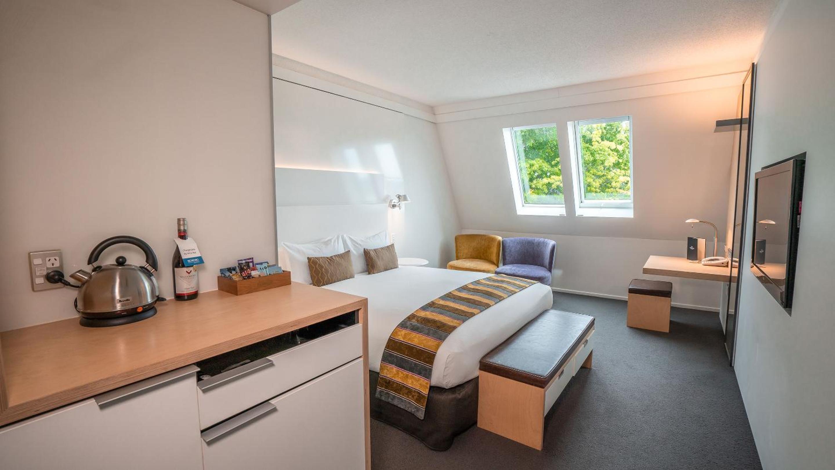 Superior King Room - Photo 7