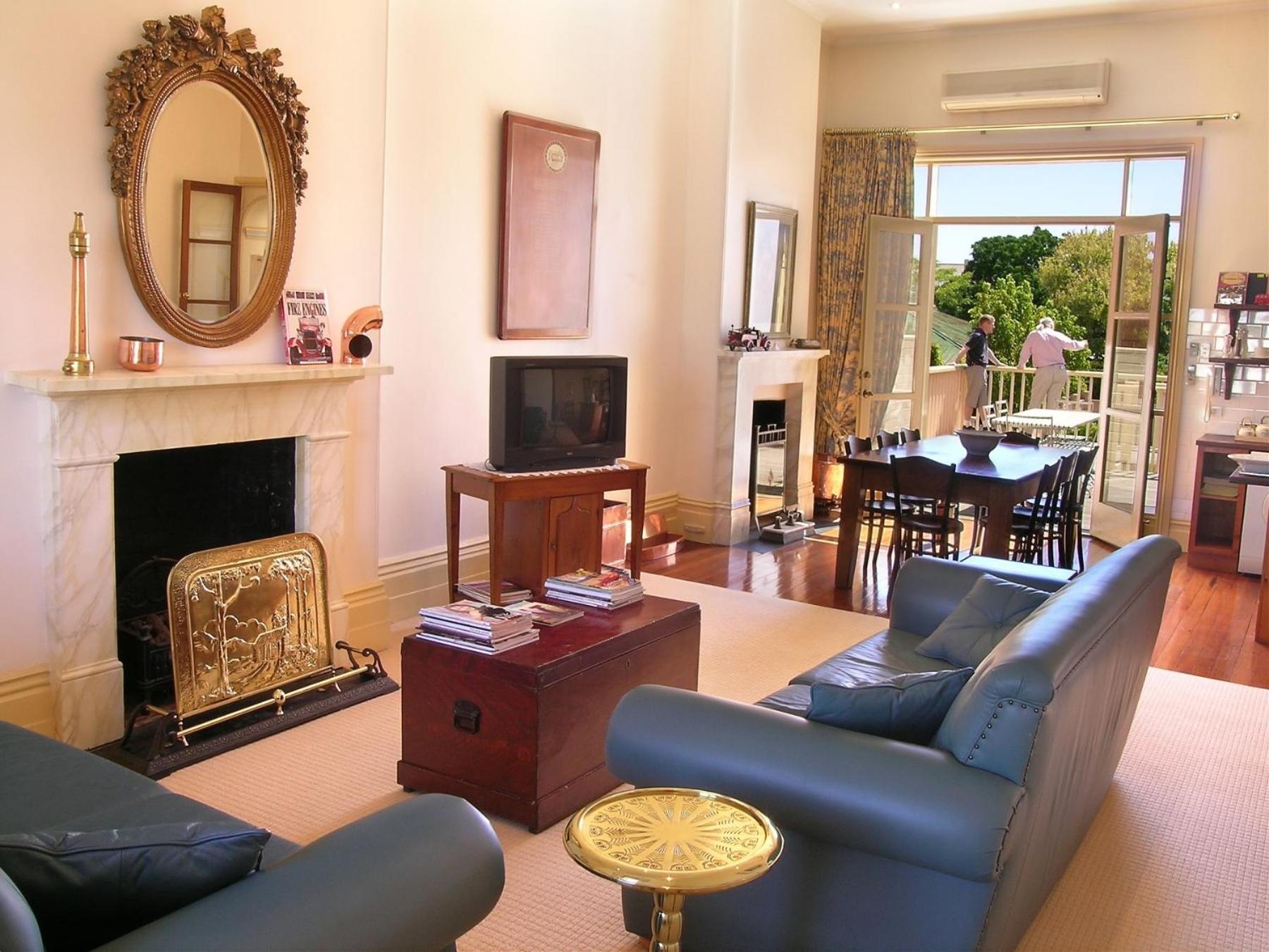 Two-Bedroom Penthouse Apartment - Residency with Spa Bath - Photo 17