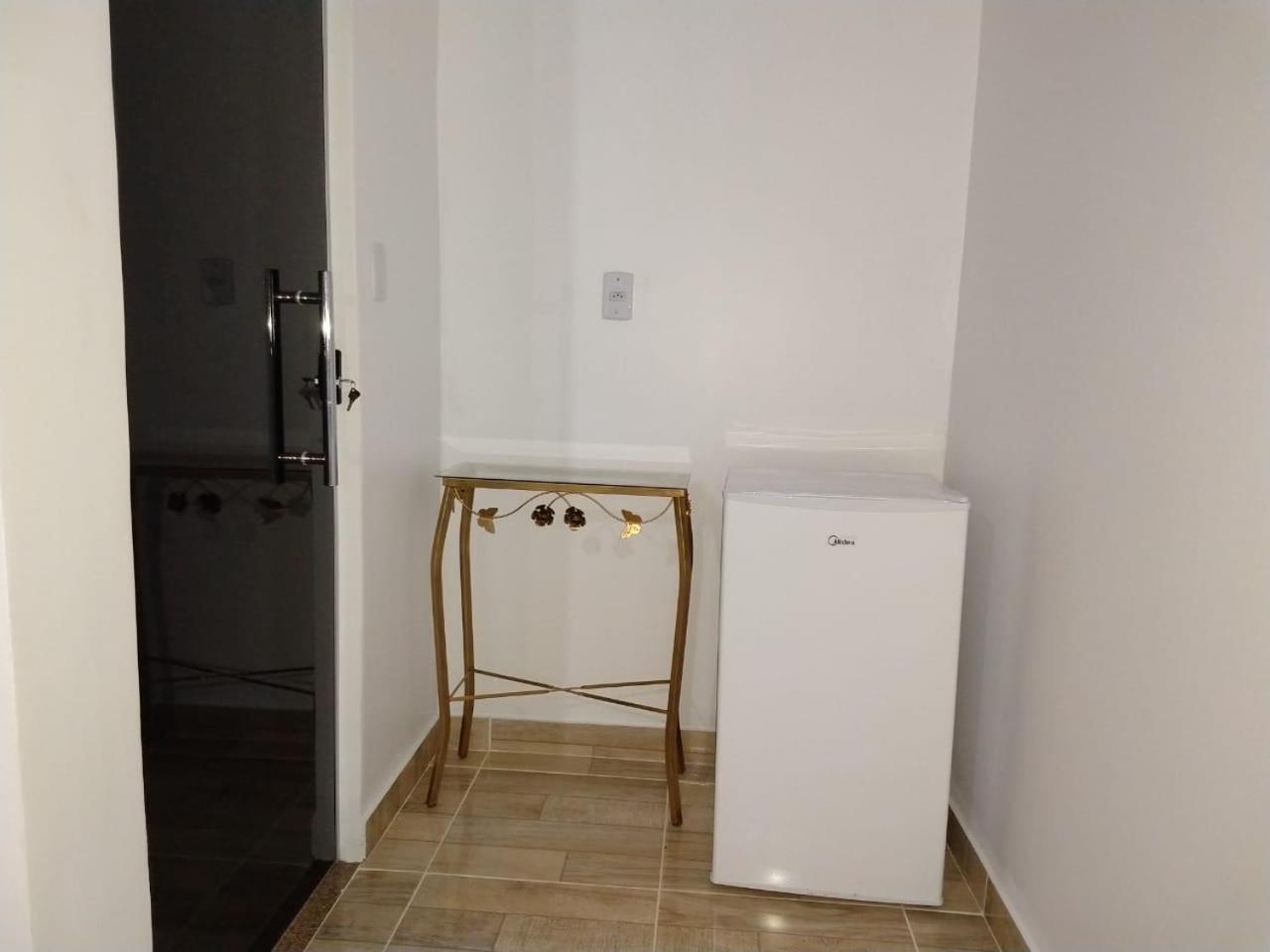Large Double Room - Photo 5