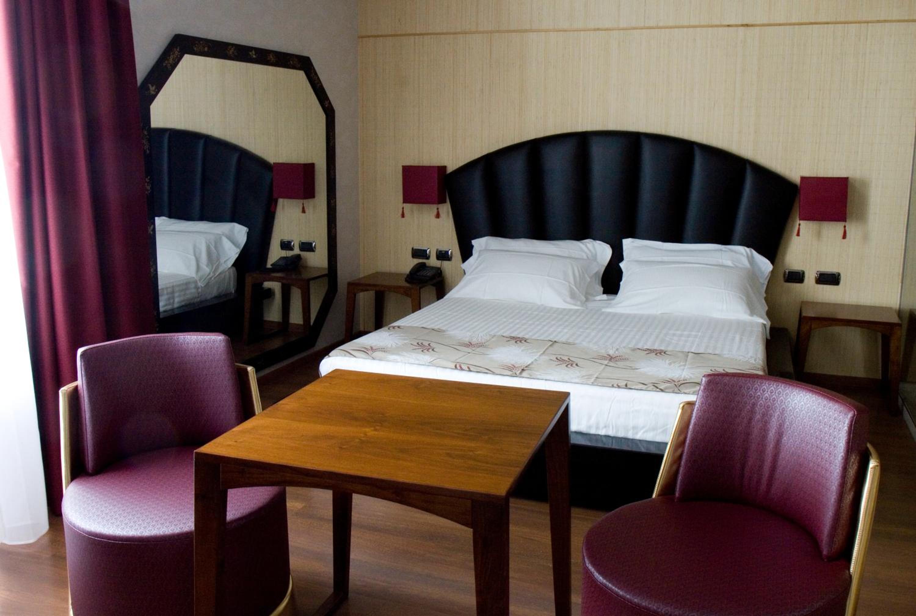 Deluxe Suite - Photo 3