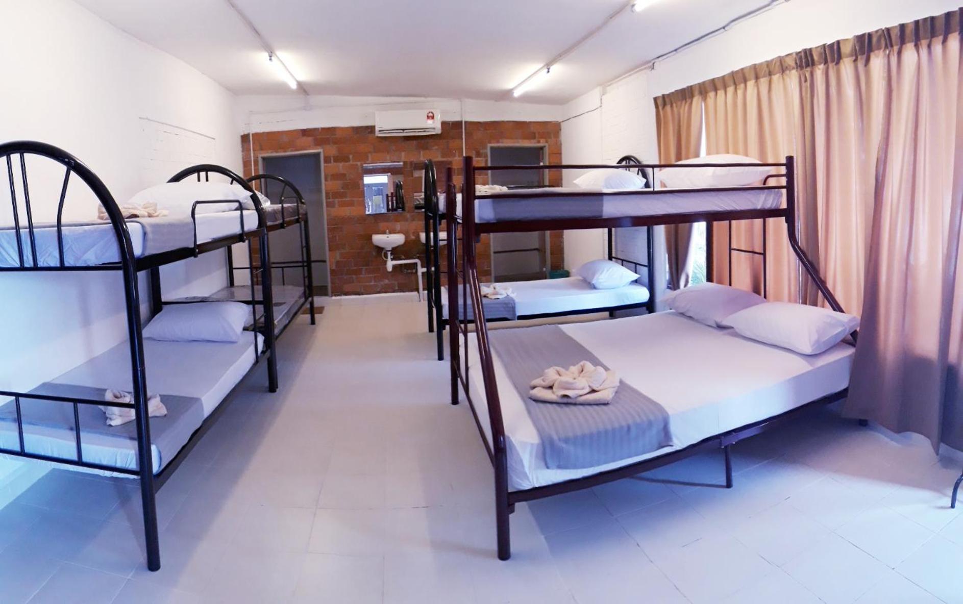 Mixed Dormitory Room photo 3