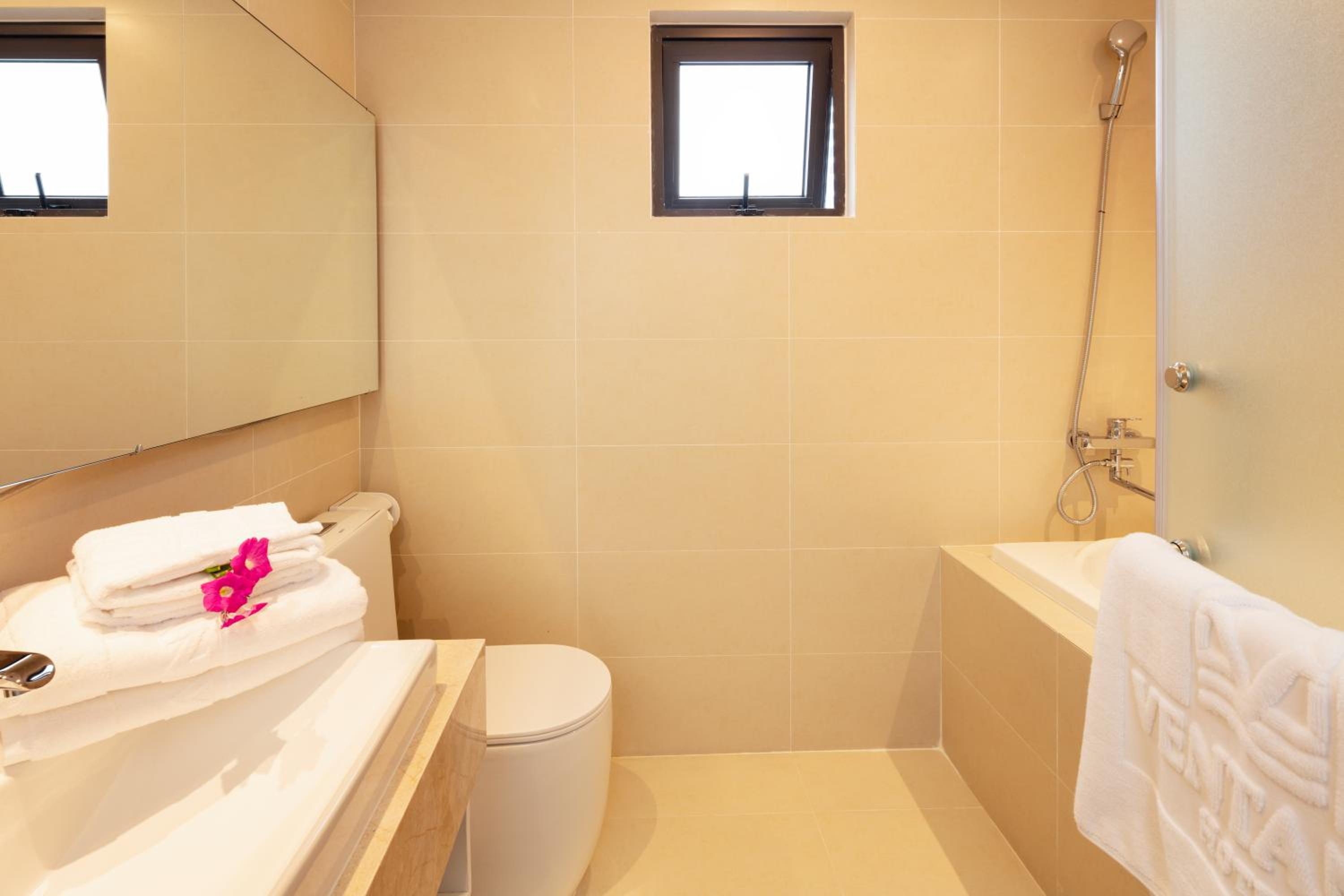 Deluxe Triple Room - Photo 2