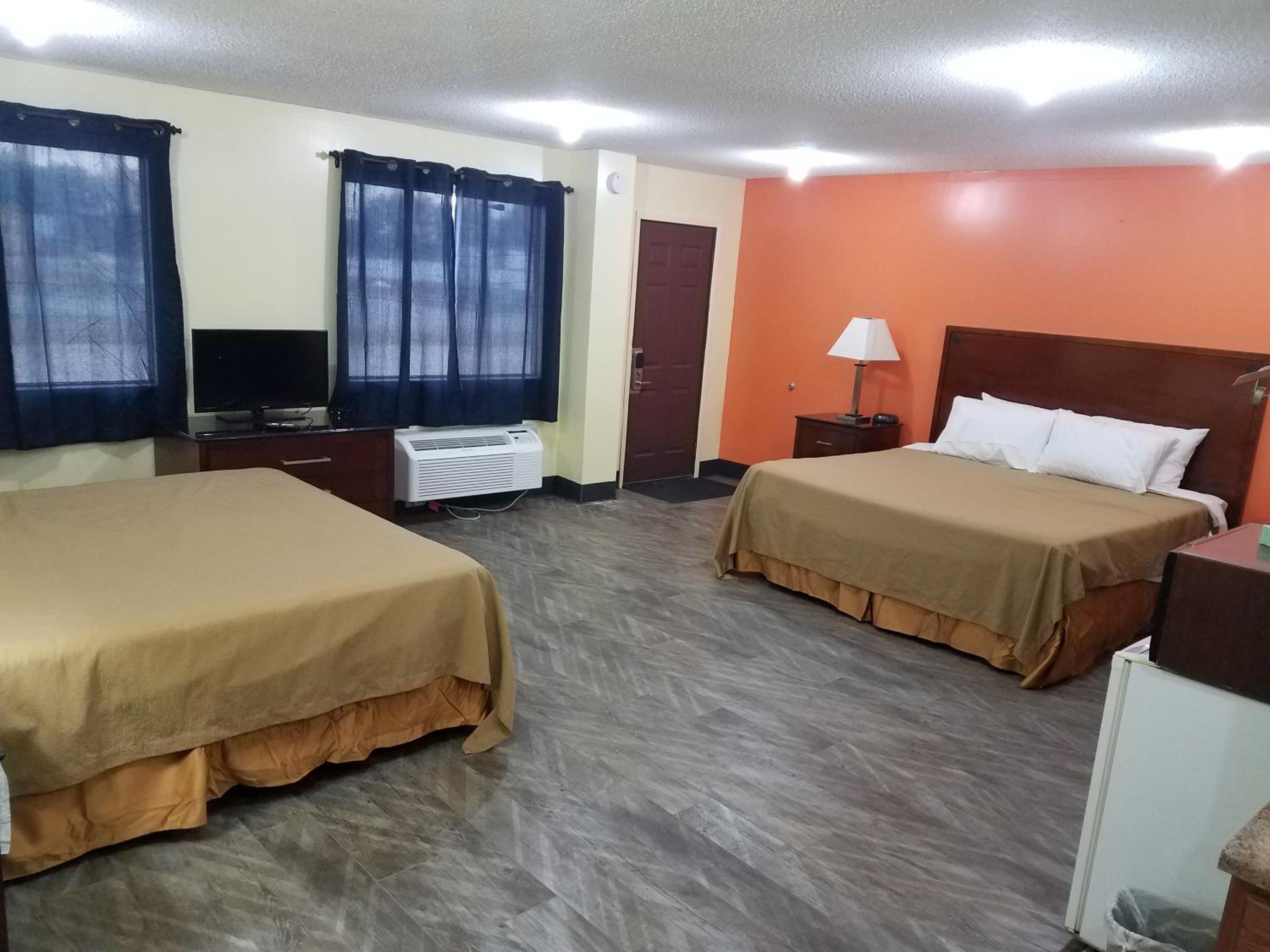 King Suite with Spa Bath - Photo 1
