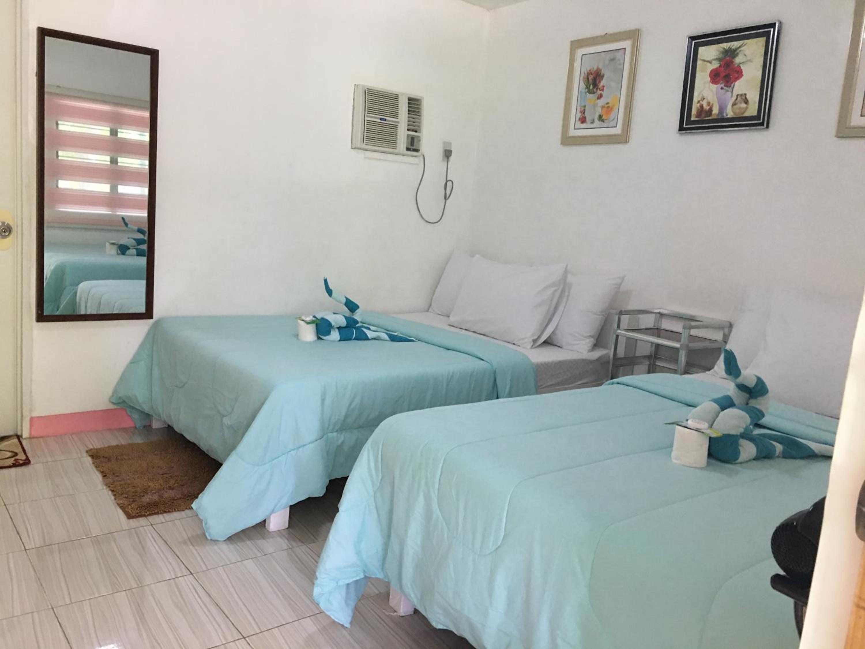 Deluxe Double Room - Photo 16