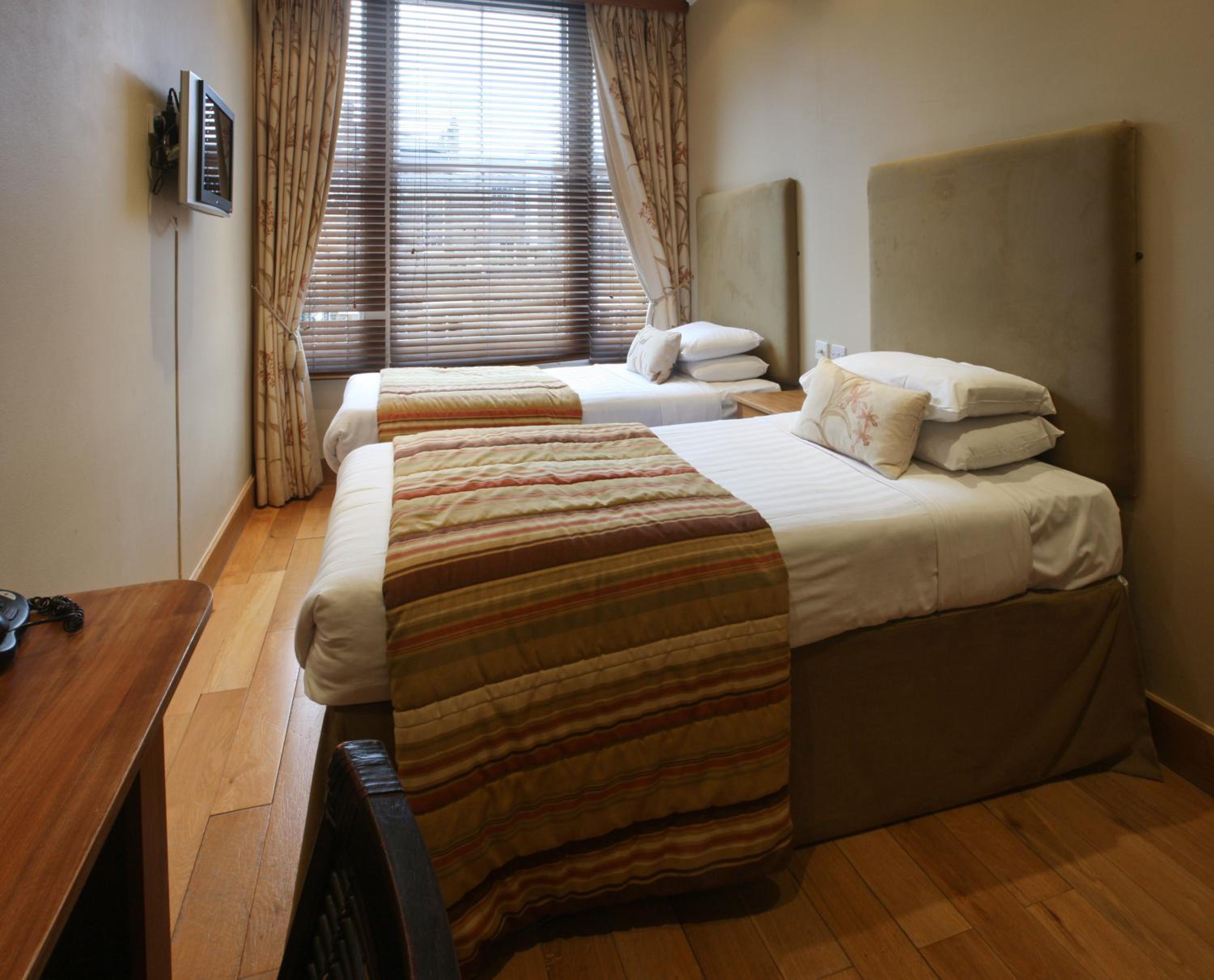 Standard Quad Room photo 2