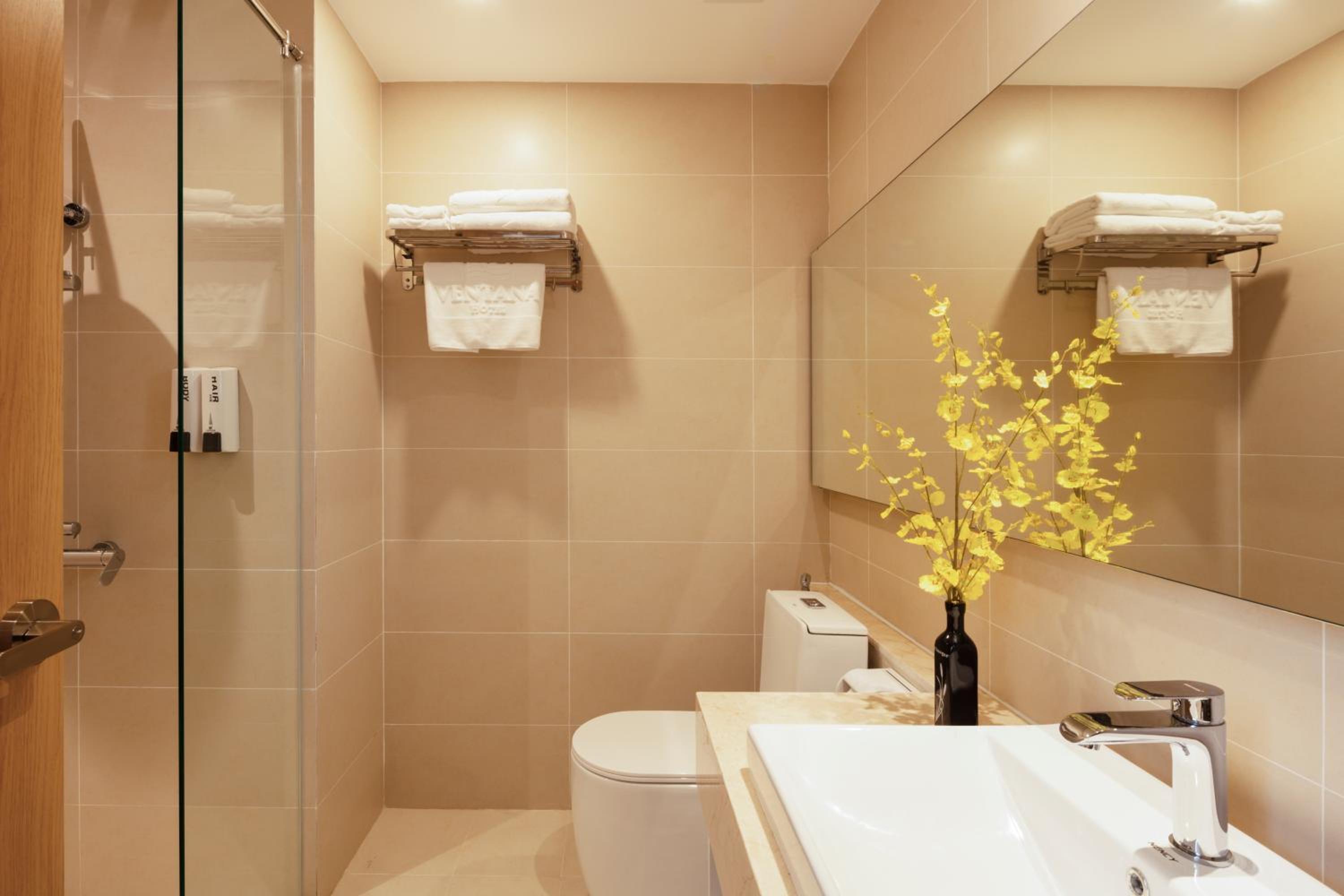 Superior Double or Twin Room with City View photo 2