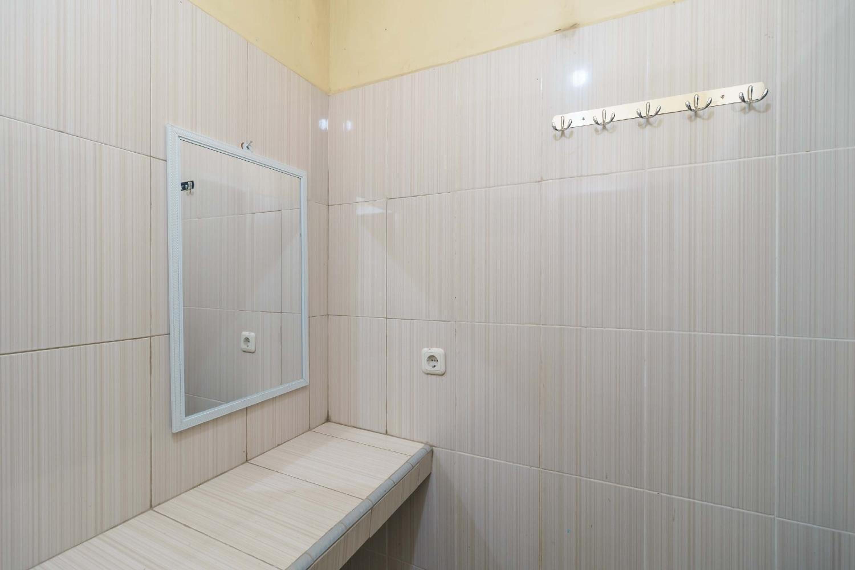 Double Room - Photo 7