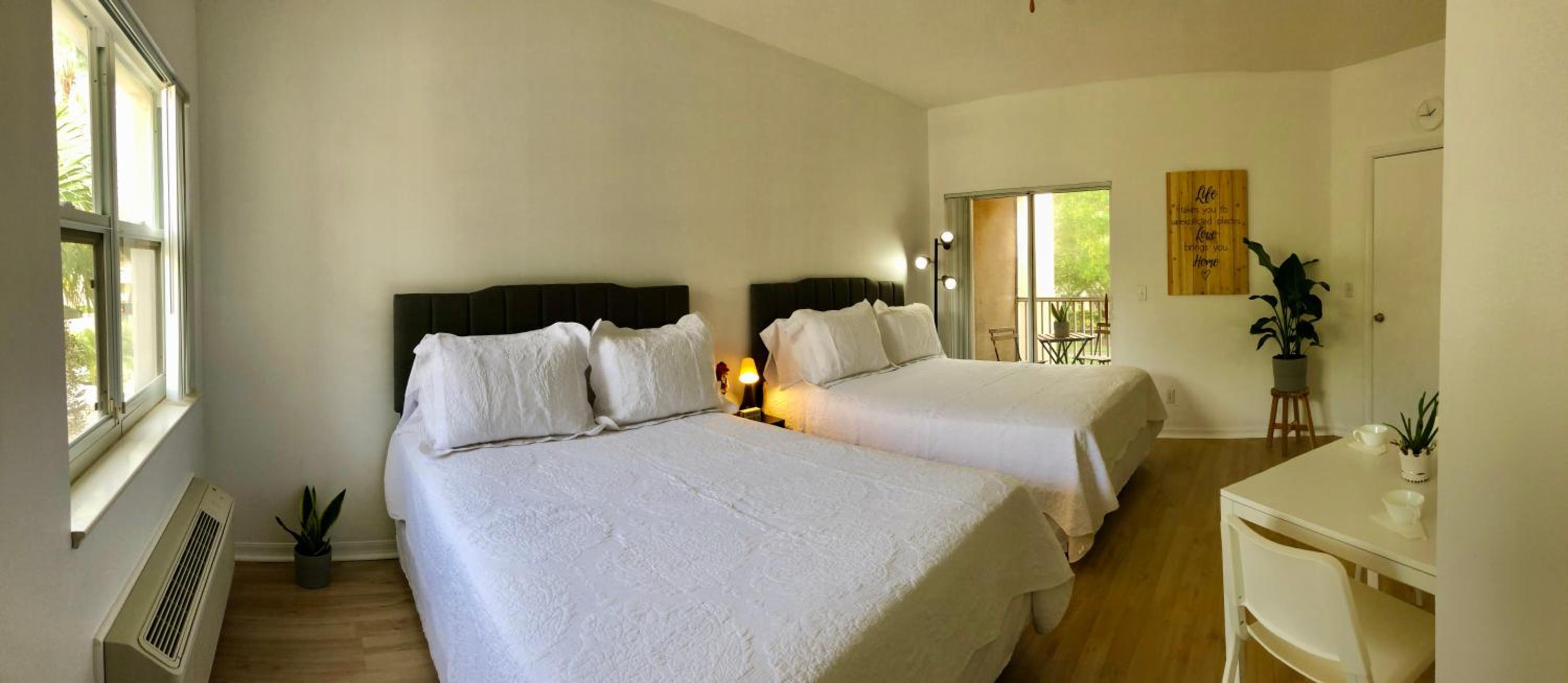 One-Bedroom Apartment photo 1