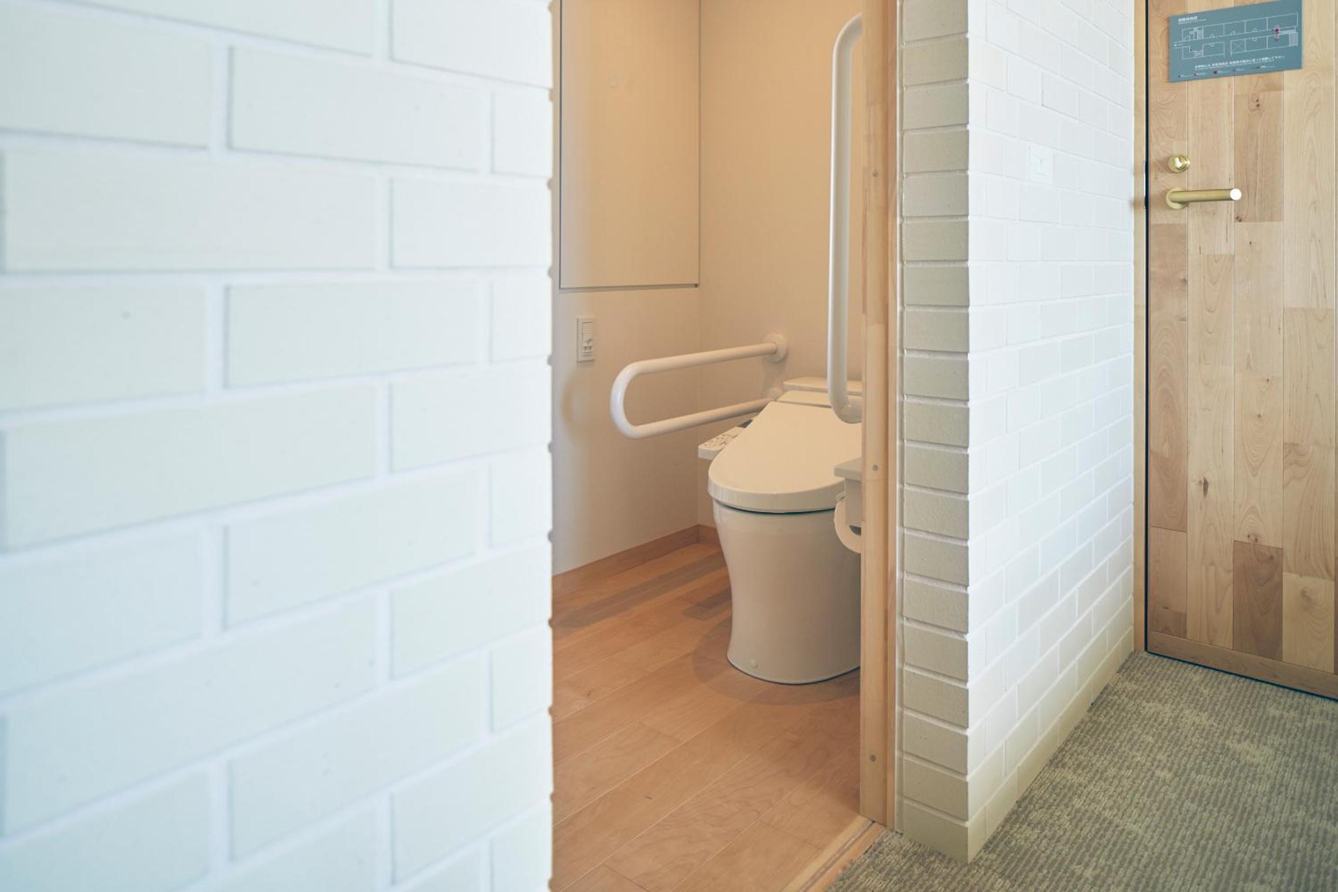 Twin Room - Disability Access - Photo 3
