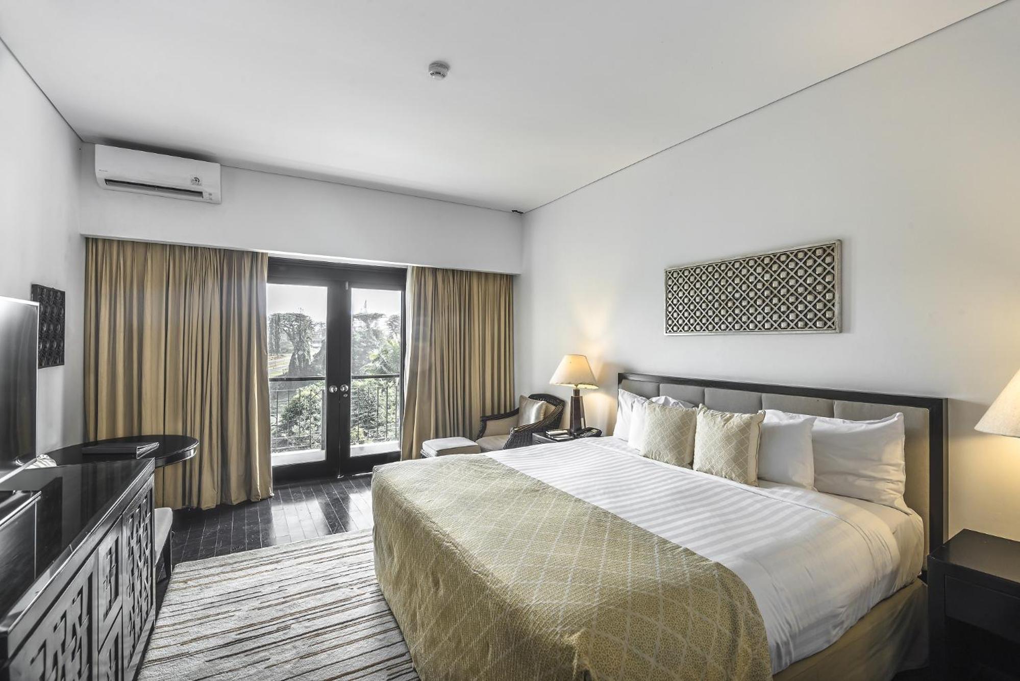 Deluxe Double or Twin Room with Garden View photo 2