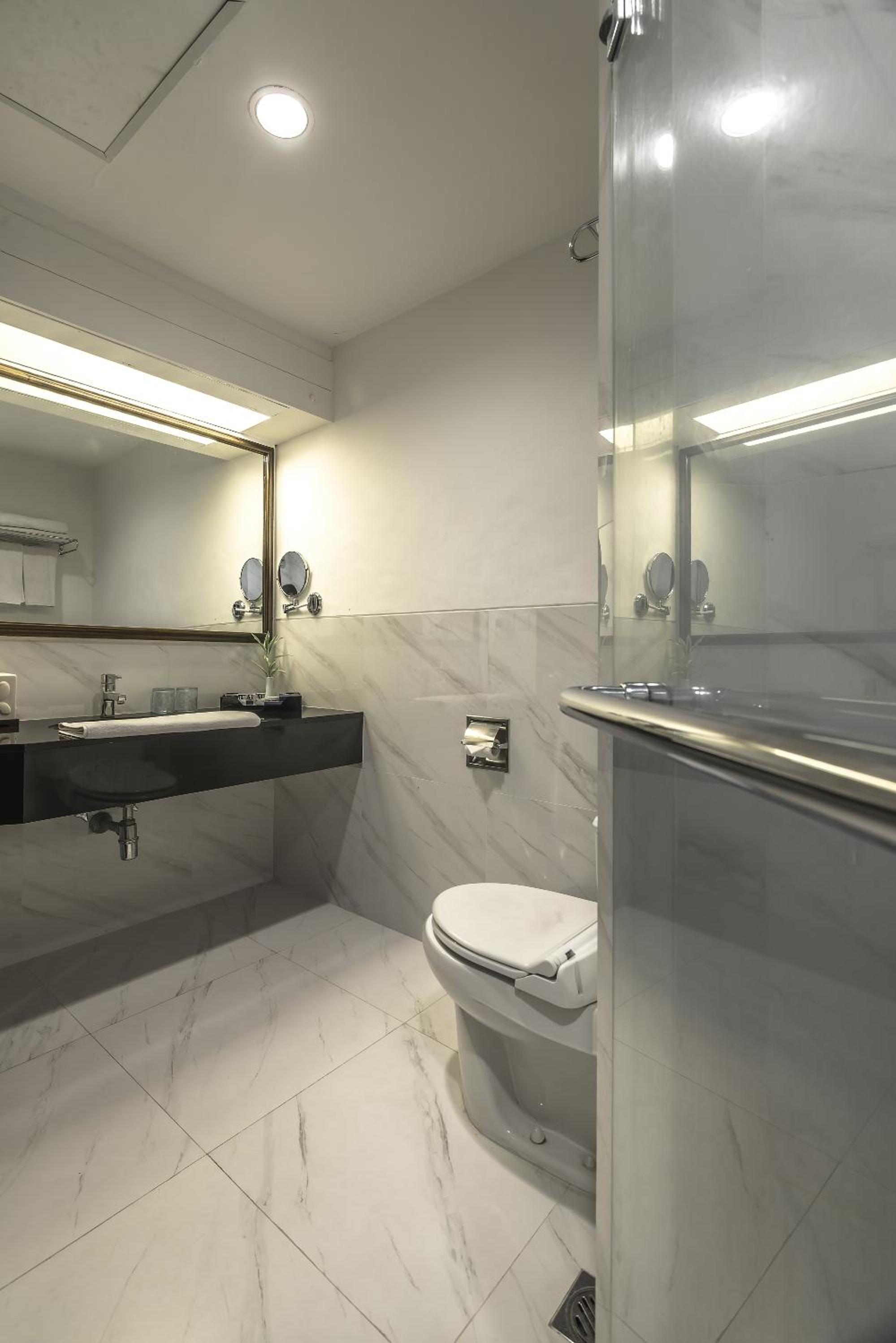 Executive Suite photo 2