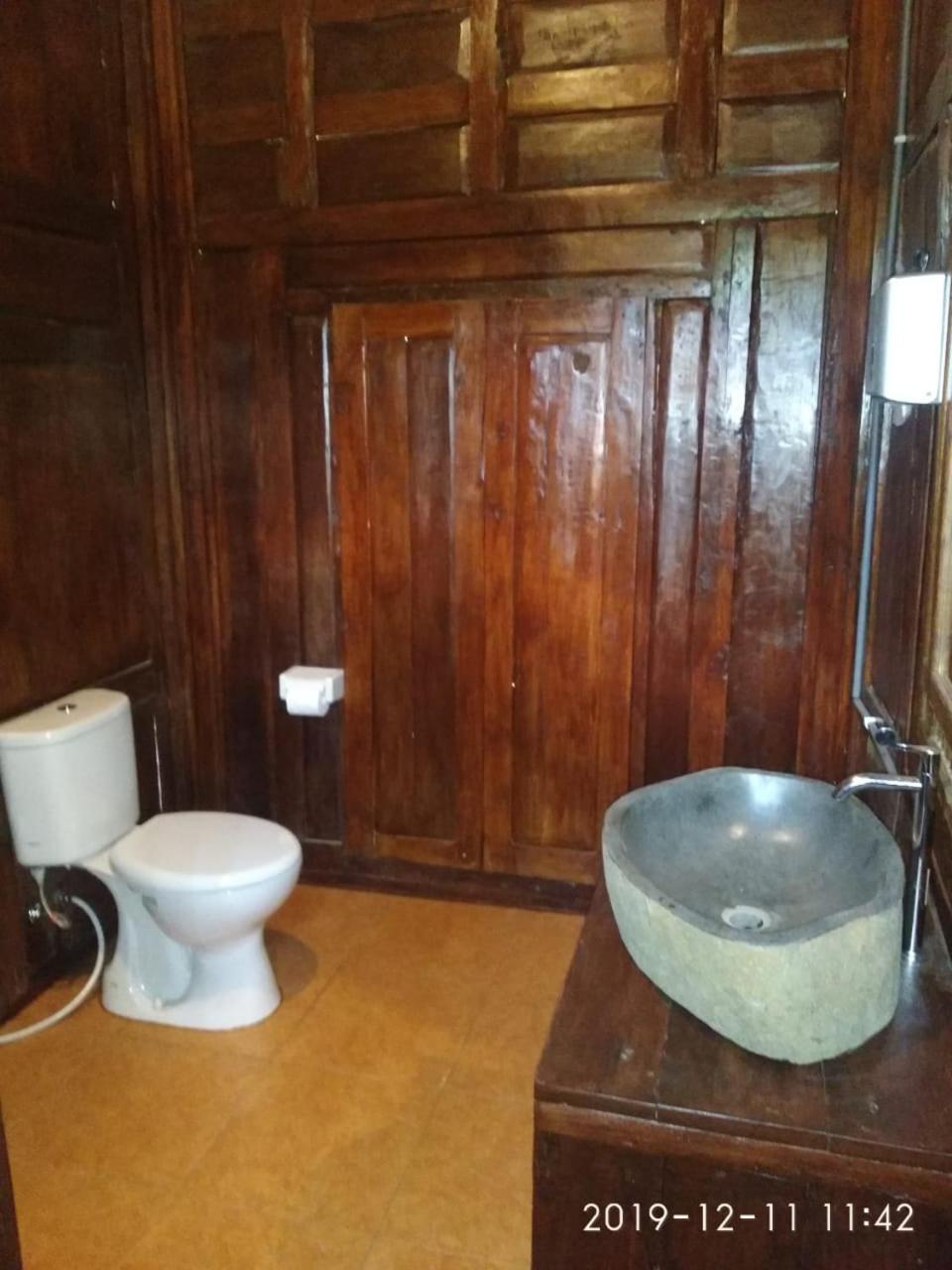 One-Bedroom House - Photo 2