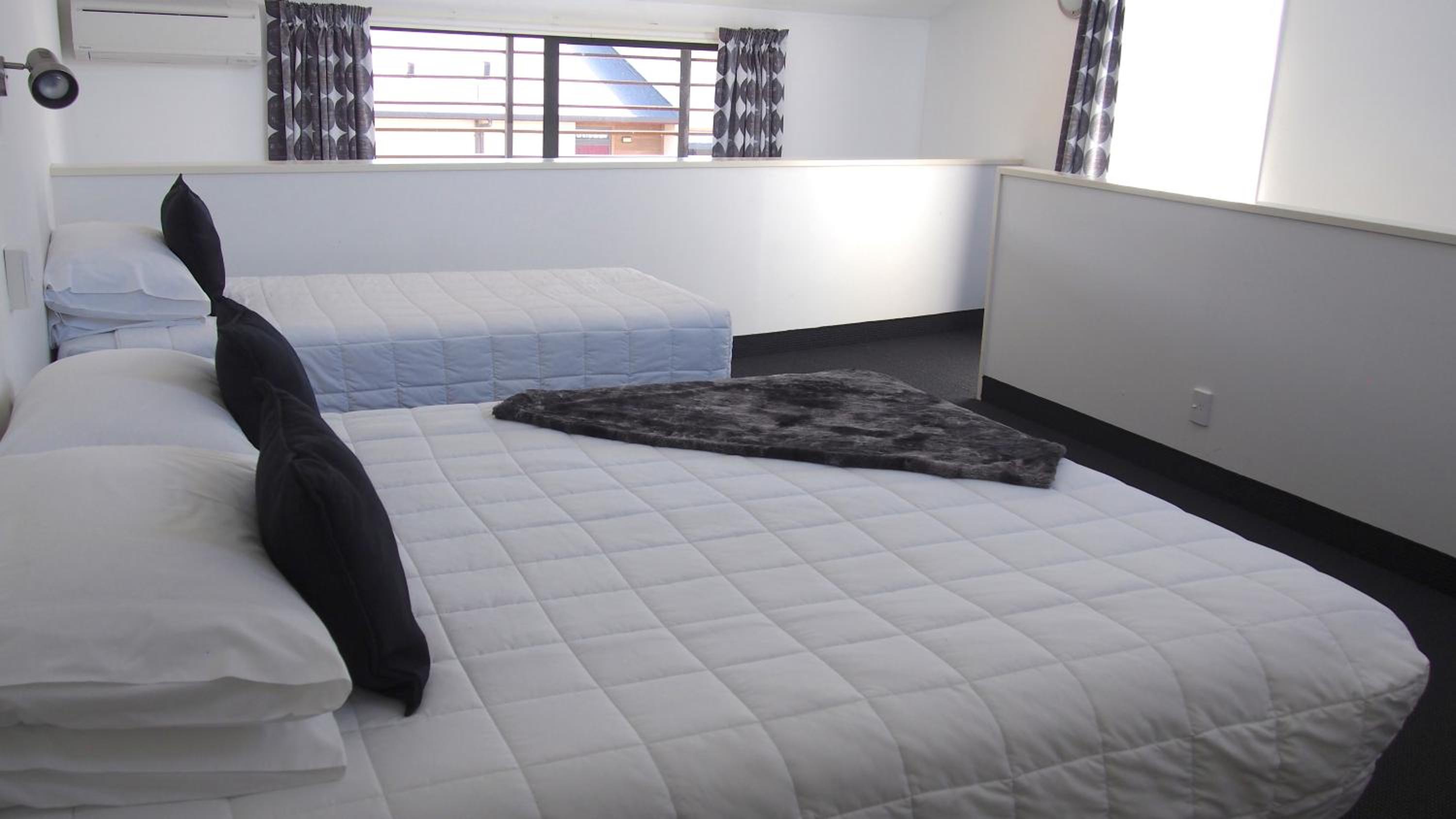 One-Bedroom Apartment - Photo 1