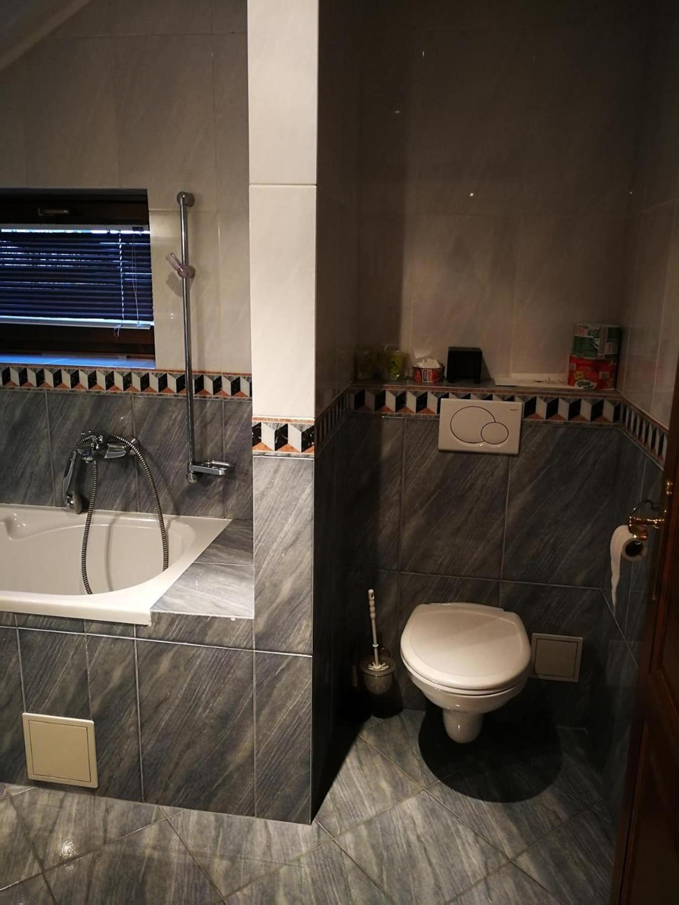 Deluxe Double Room with Bath - Photo 2
