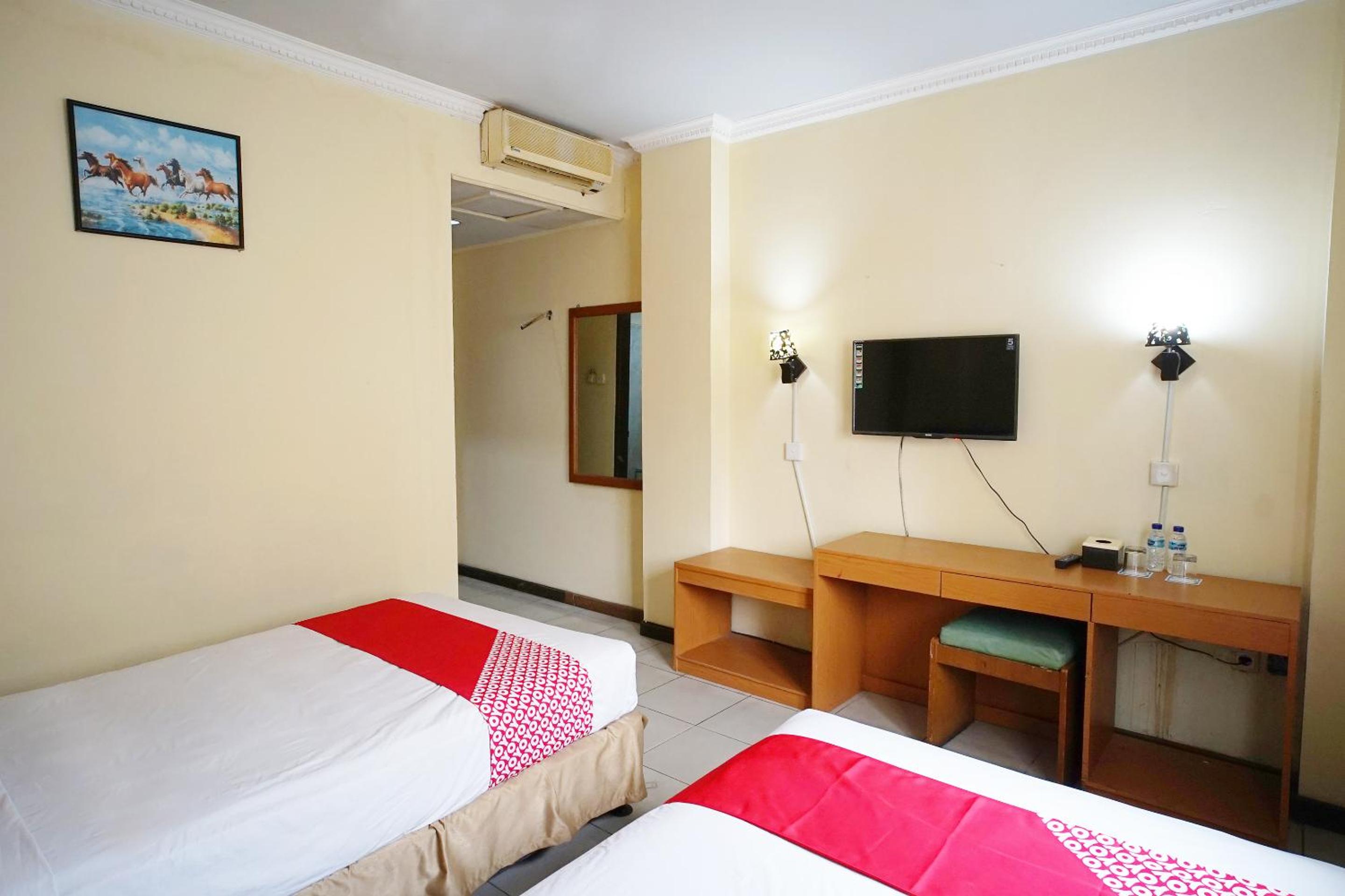 Standard Twin Room - Photo 4
