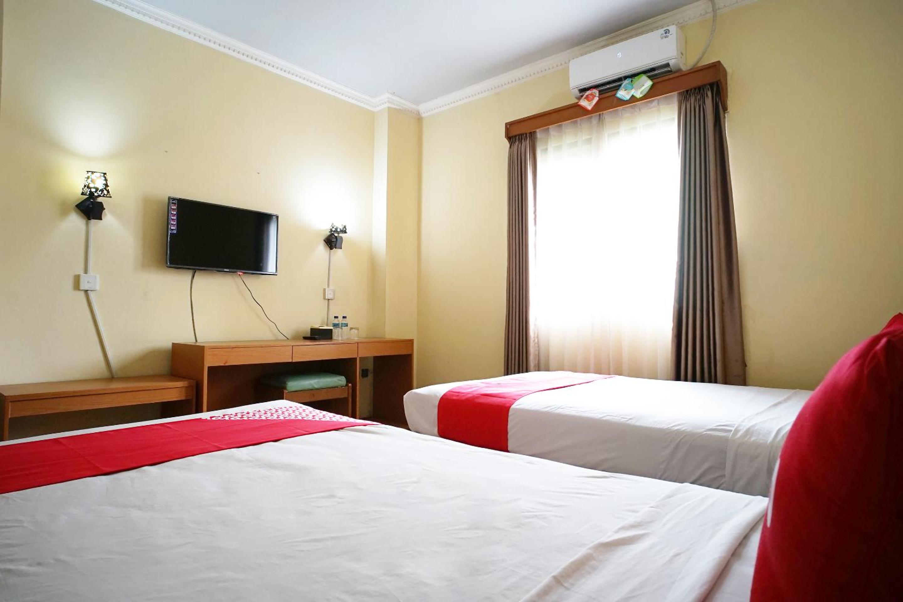 Standard Twin Room - Photo 3