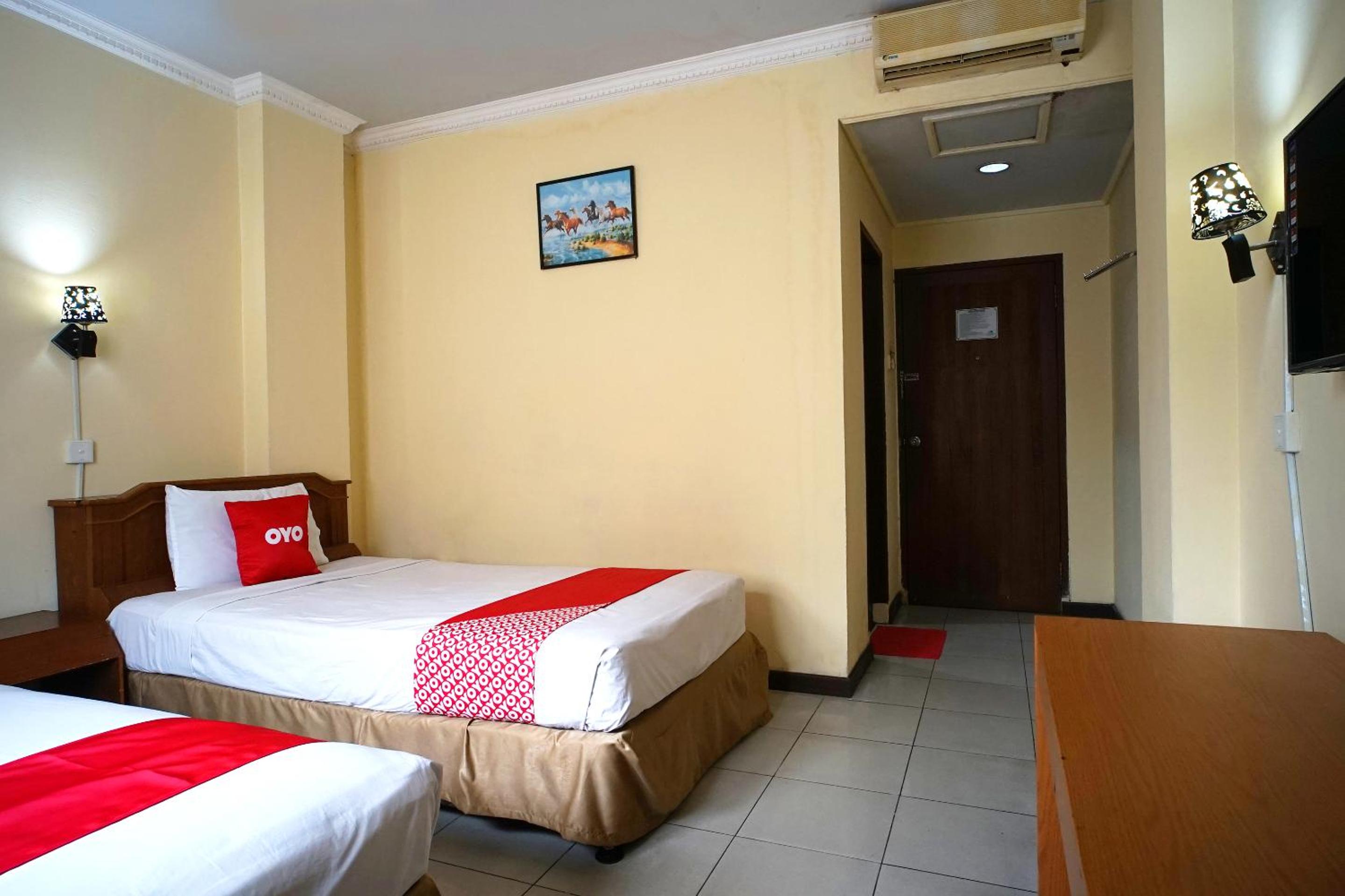 Standard Twin Room - Photo 2