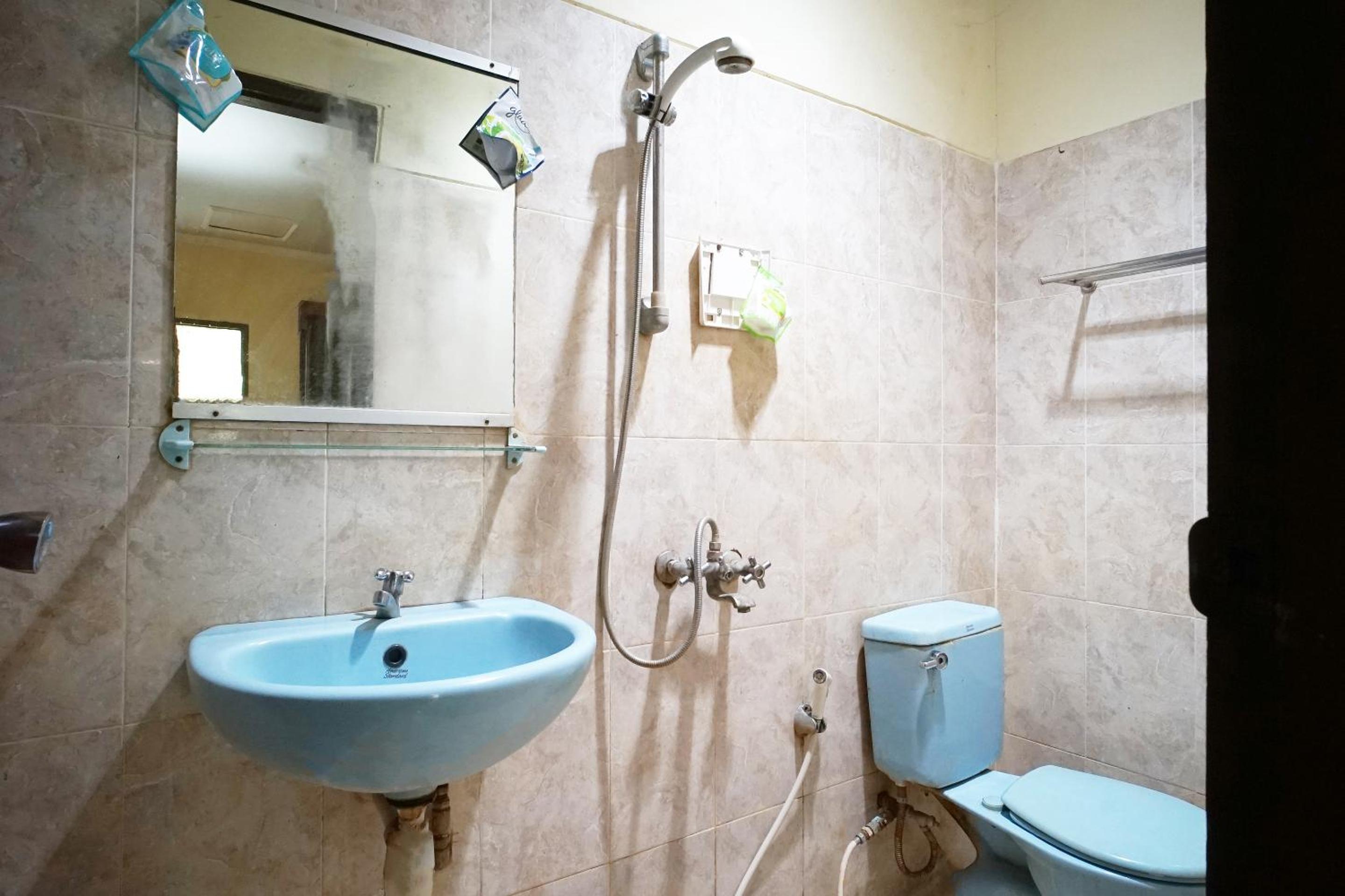 Standard Double Room - Photo 2