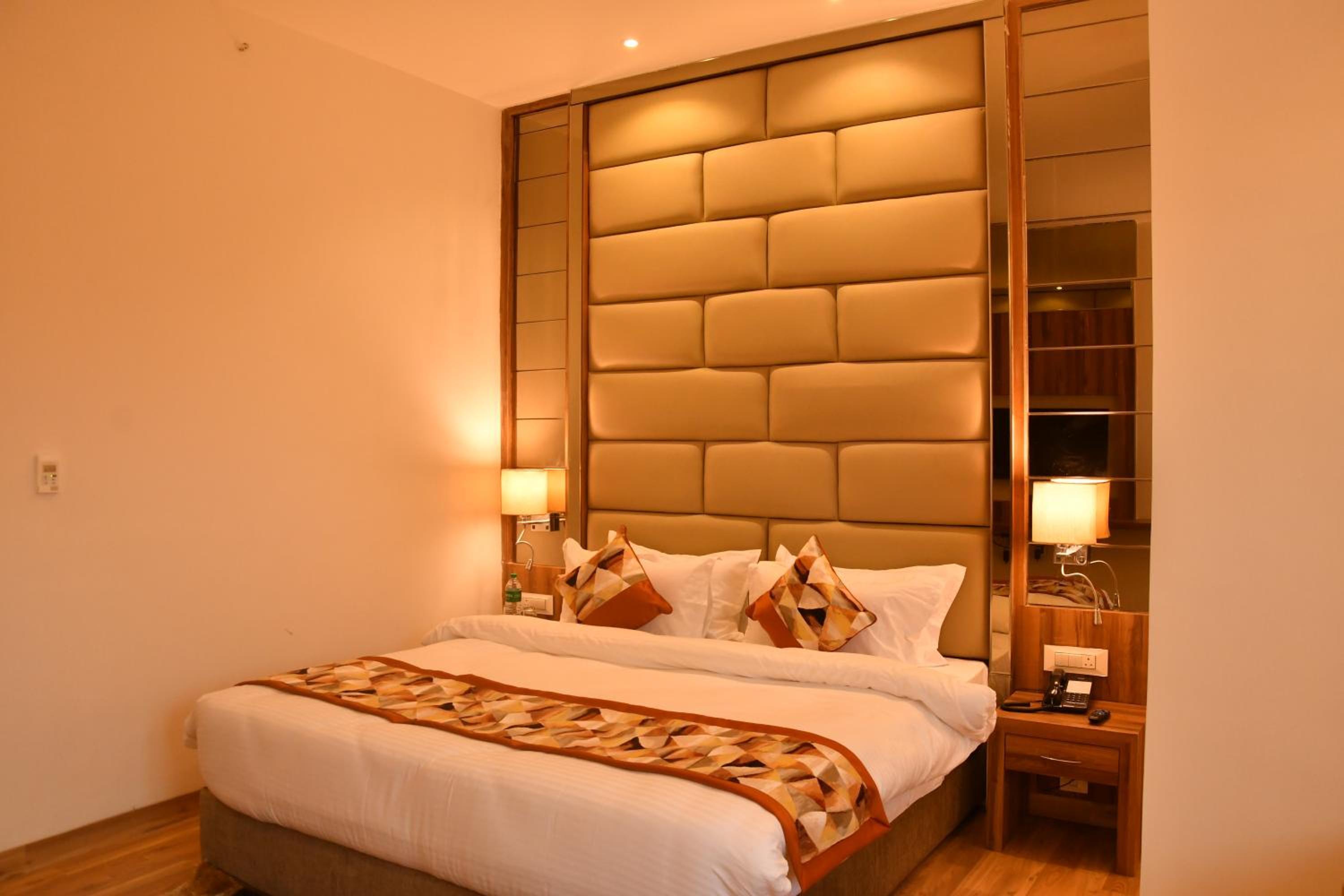 Suite - Photo 4