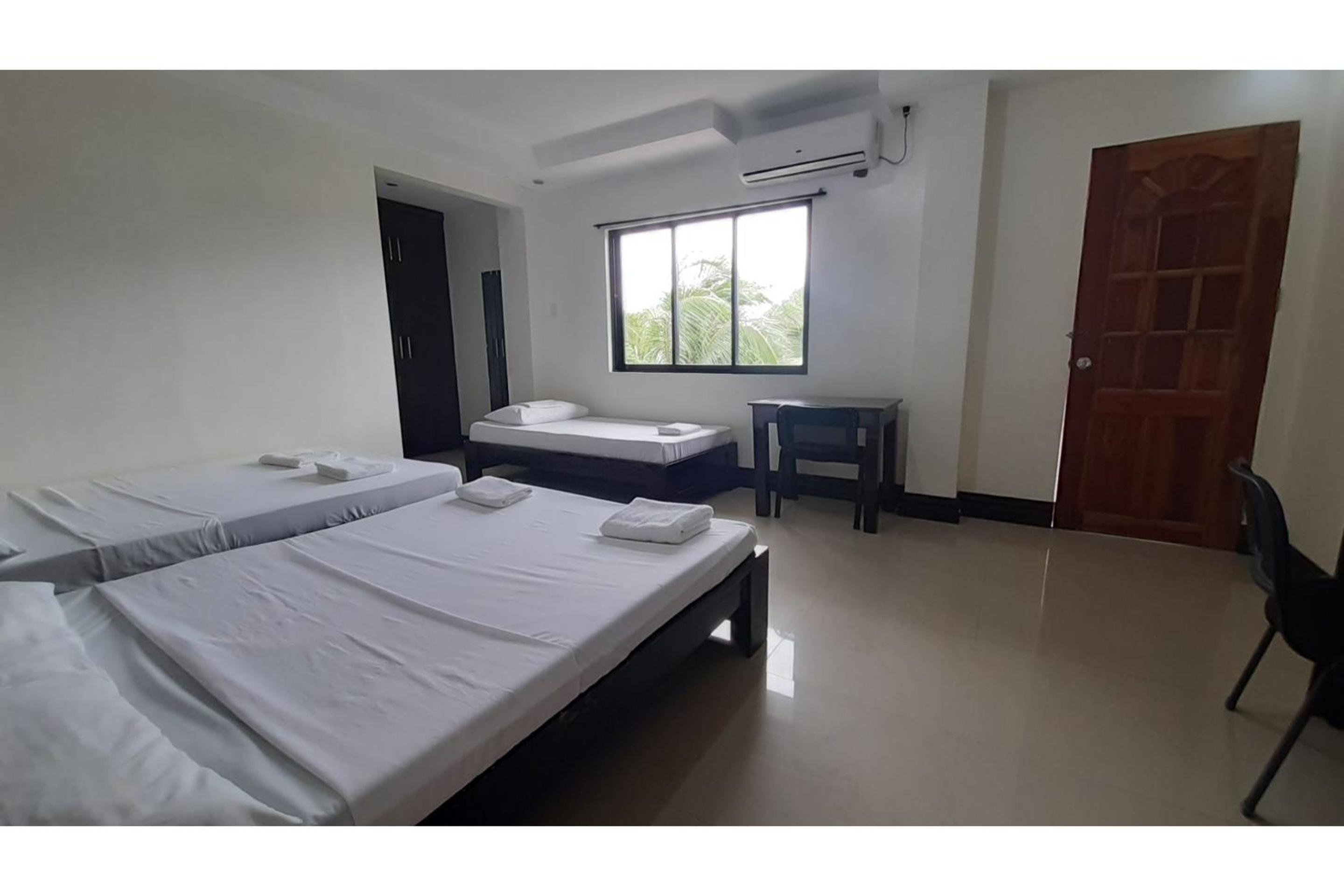 Superior Quadruple Room photo 2