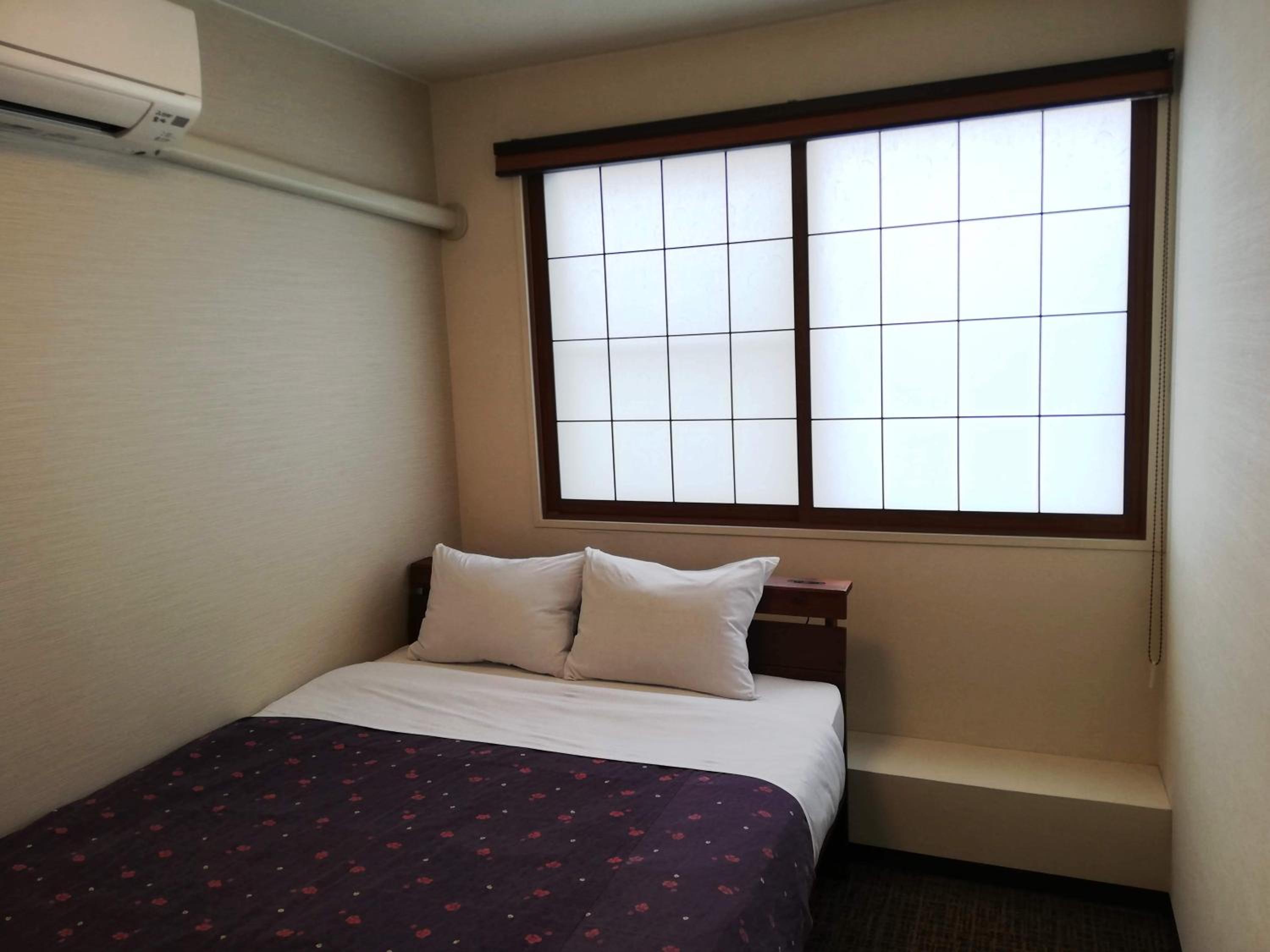 Budget Double Room with Shared Bathroom photo 1