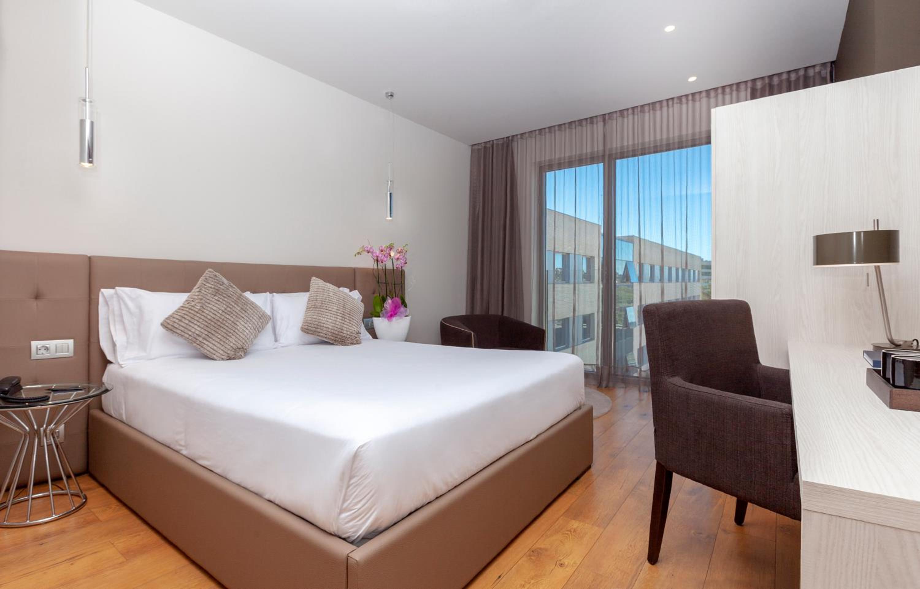 Double Room (1 Adult) - Photo 4