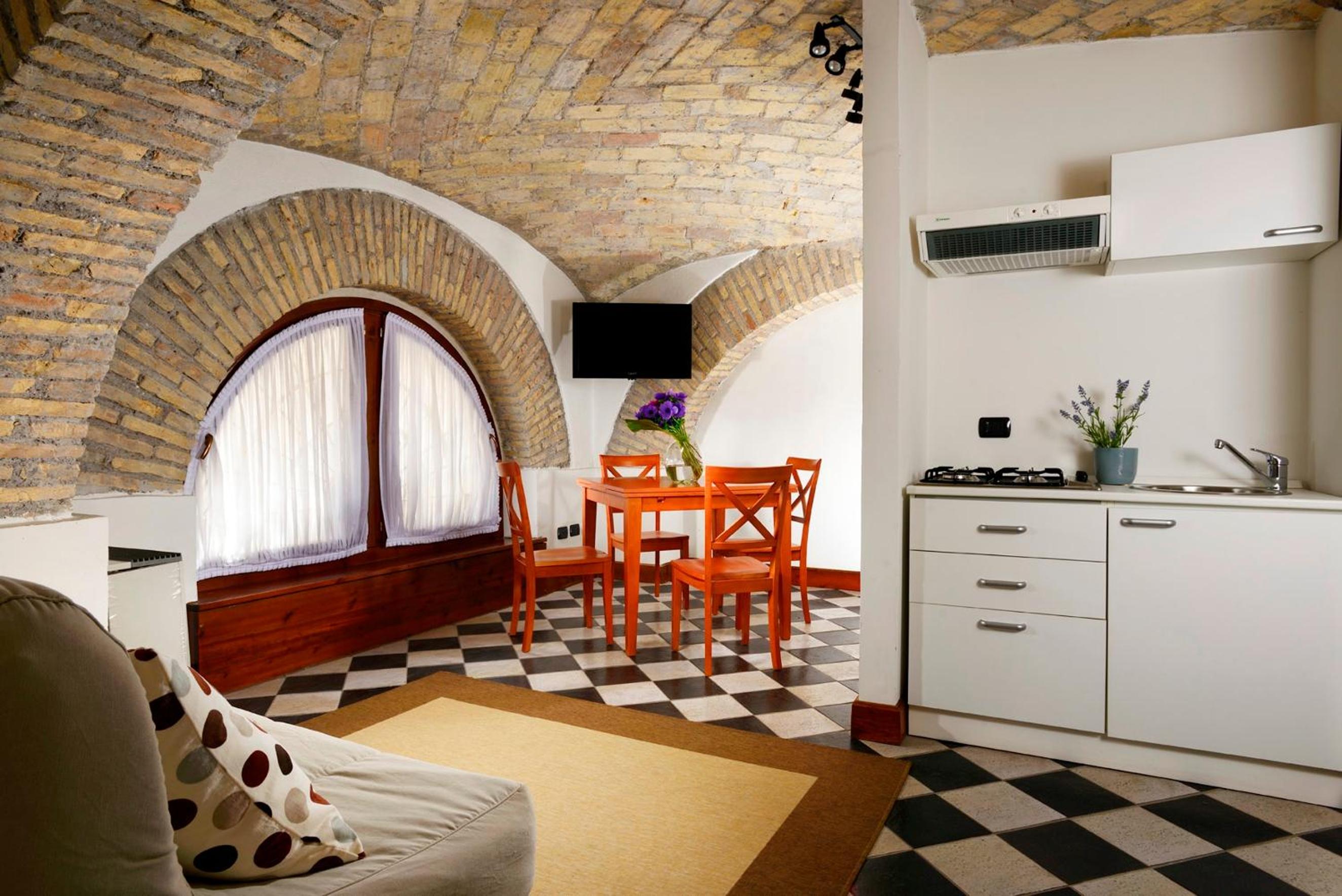 One-Bedroom Apartment (4 Adults) photo 2
