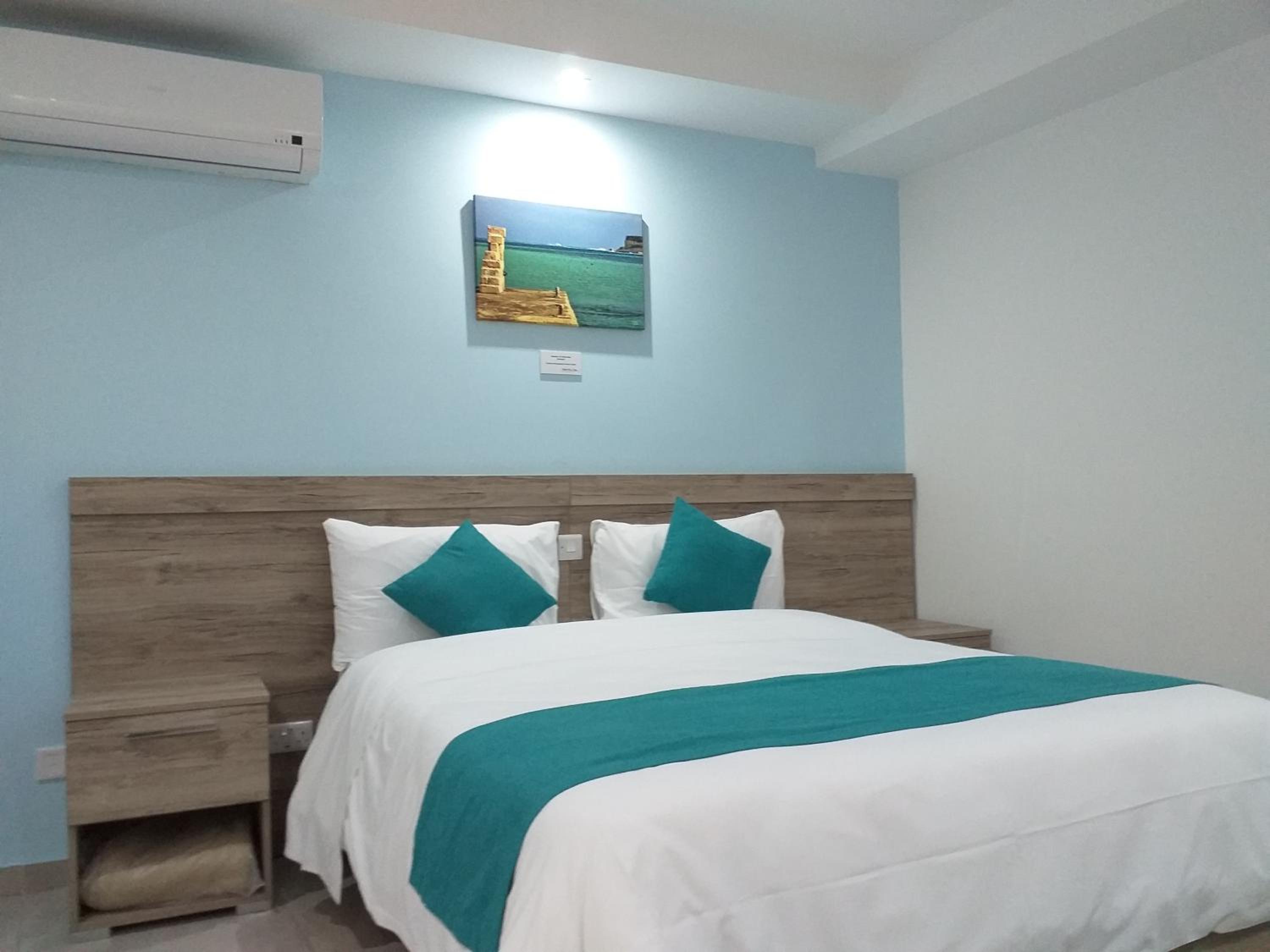 Deluxe Double Room - Photo 8