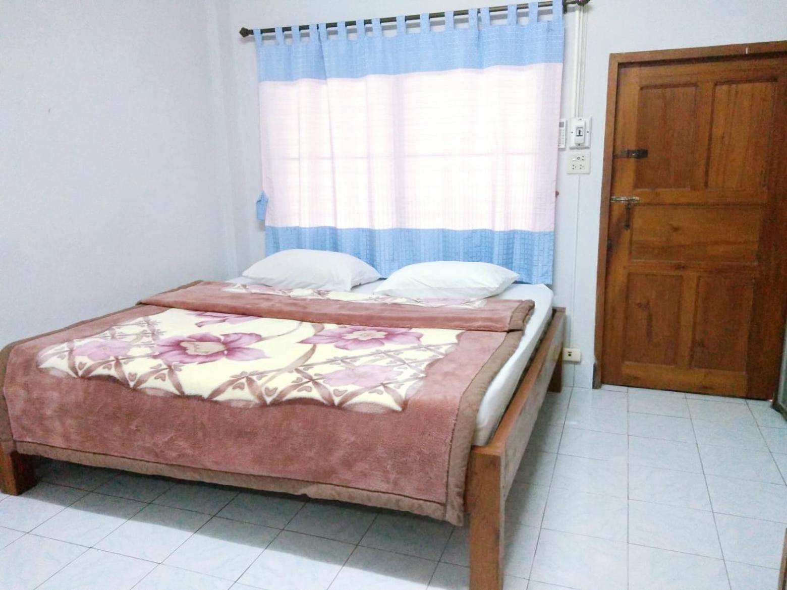 Small Double Room - Photo 2