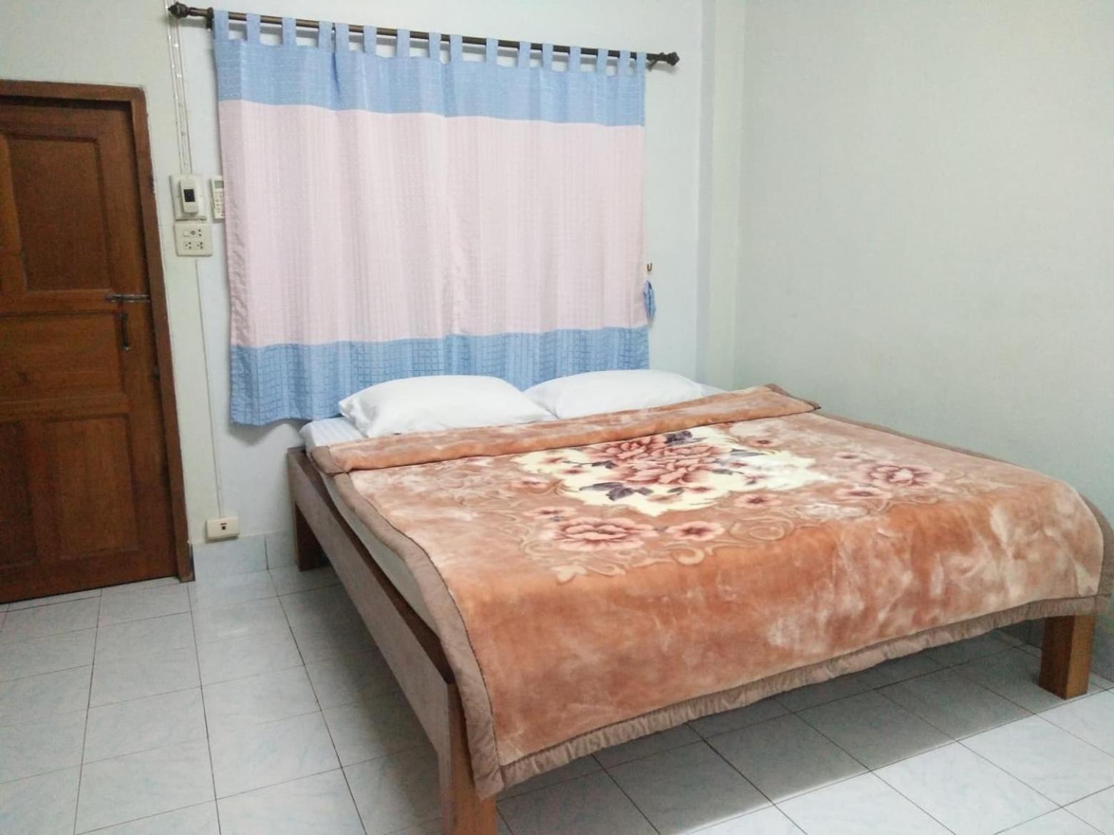 Small Double Room - Photo 6