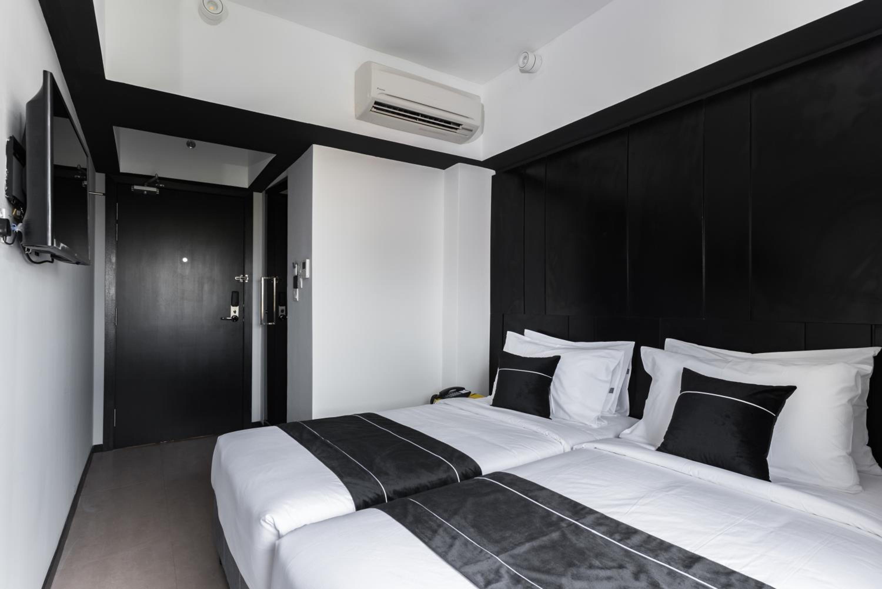 Amber Deluxe Room - Photo 1