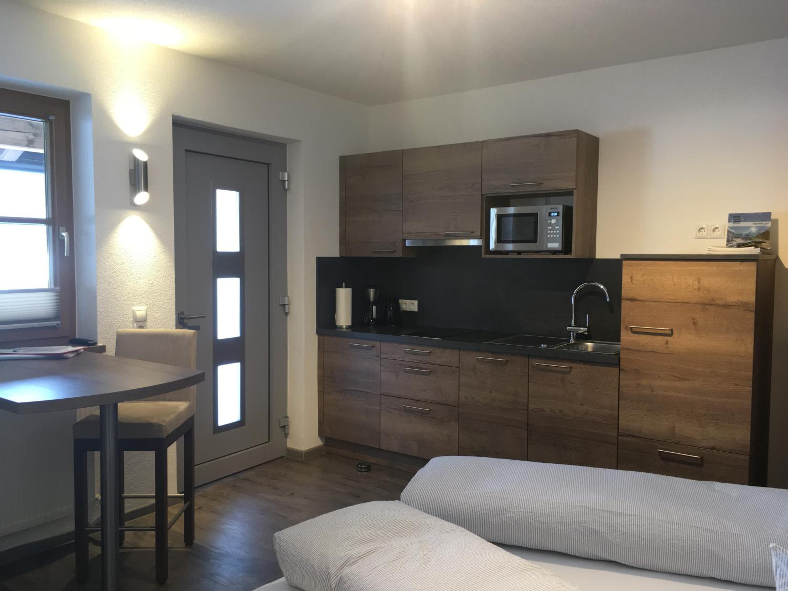 Double Room with Private Bathroom - Photo 9