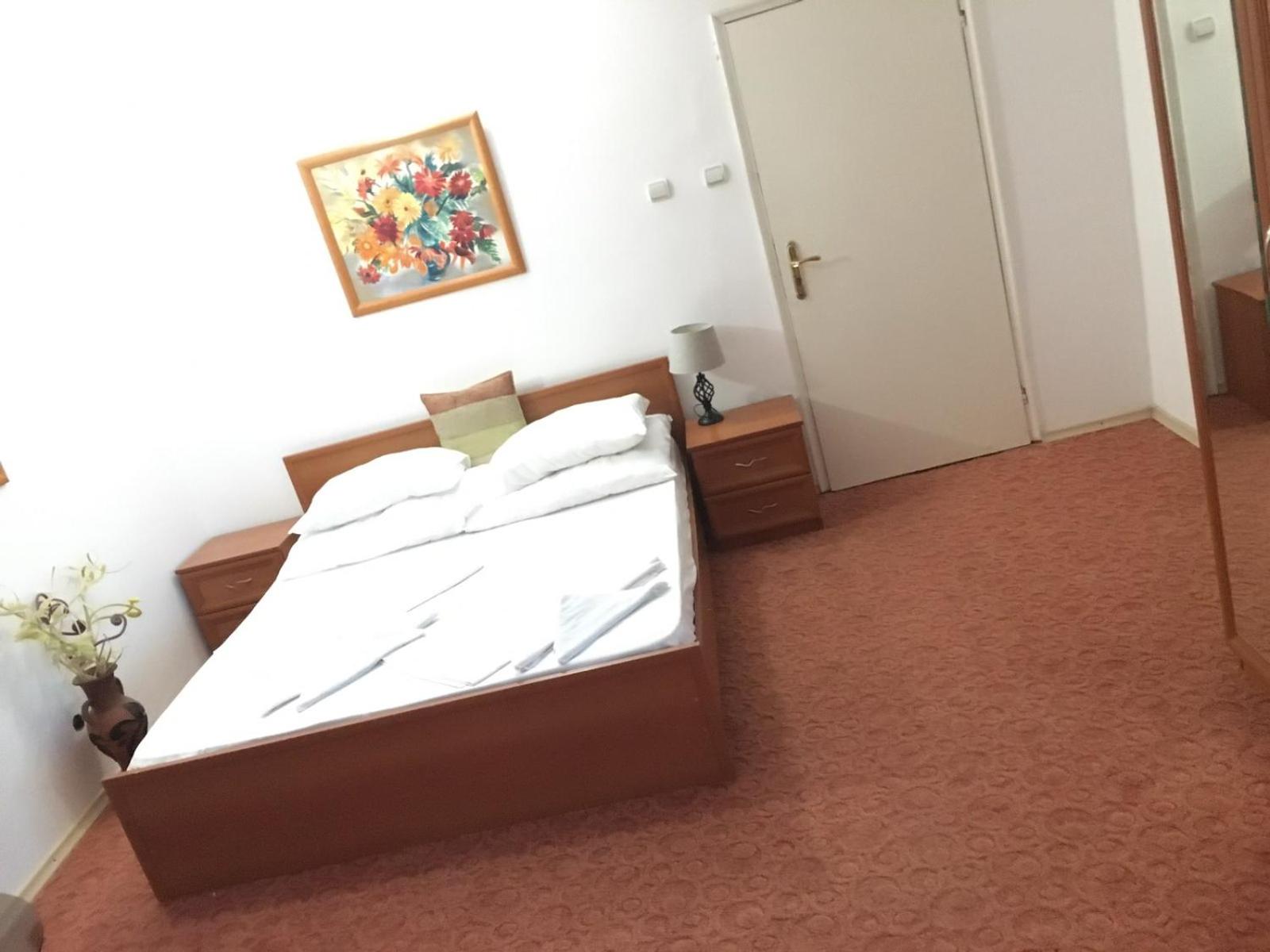 Family Suite with Balcony and City View - Photo 2