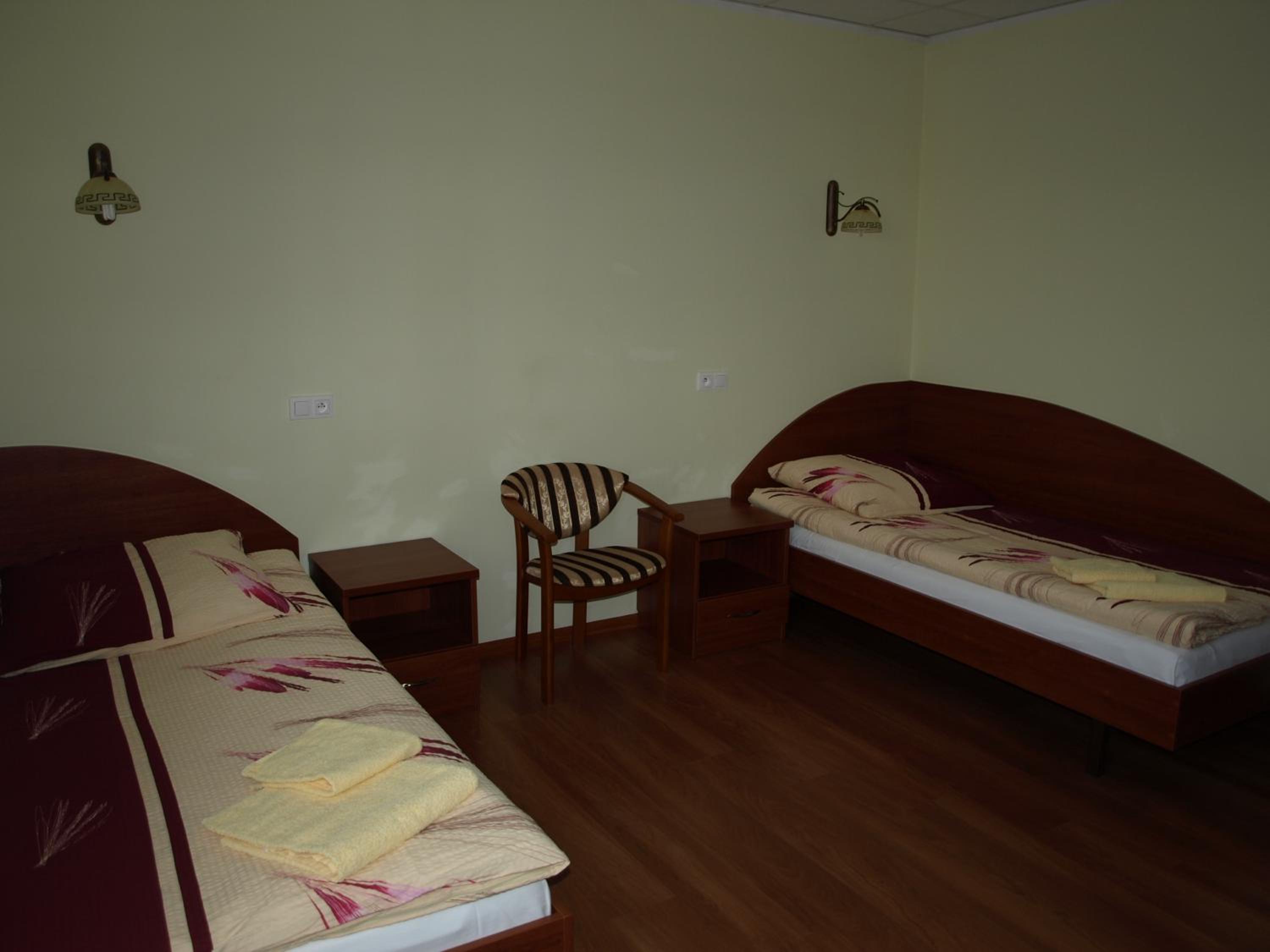 Twin Room - Photo 4