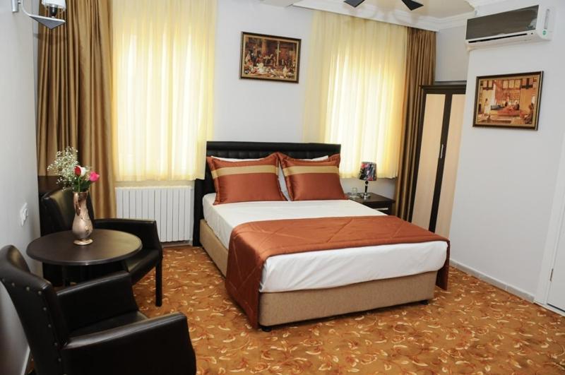 Deluxe Double Room (1 adult + 1 child) photo 2