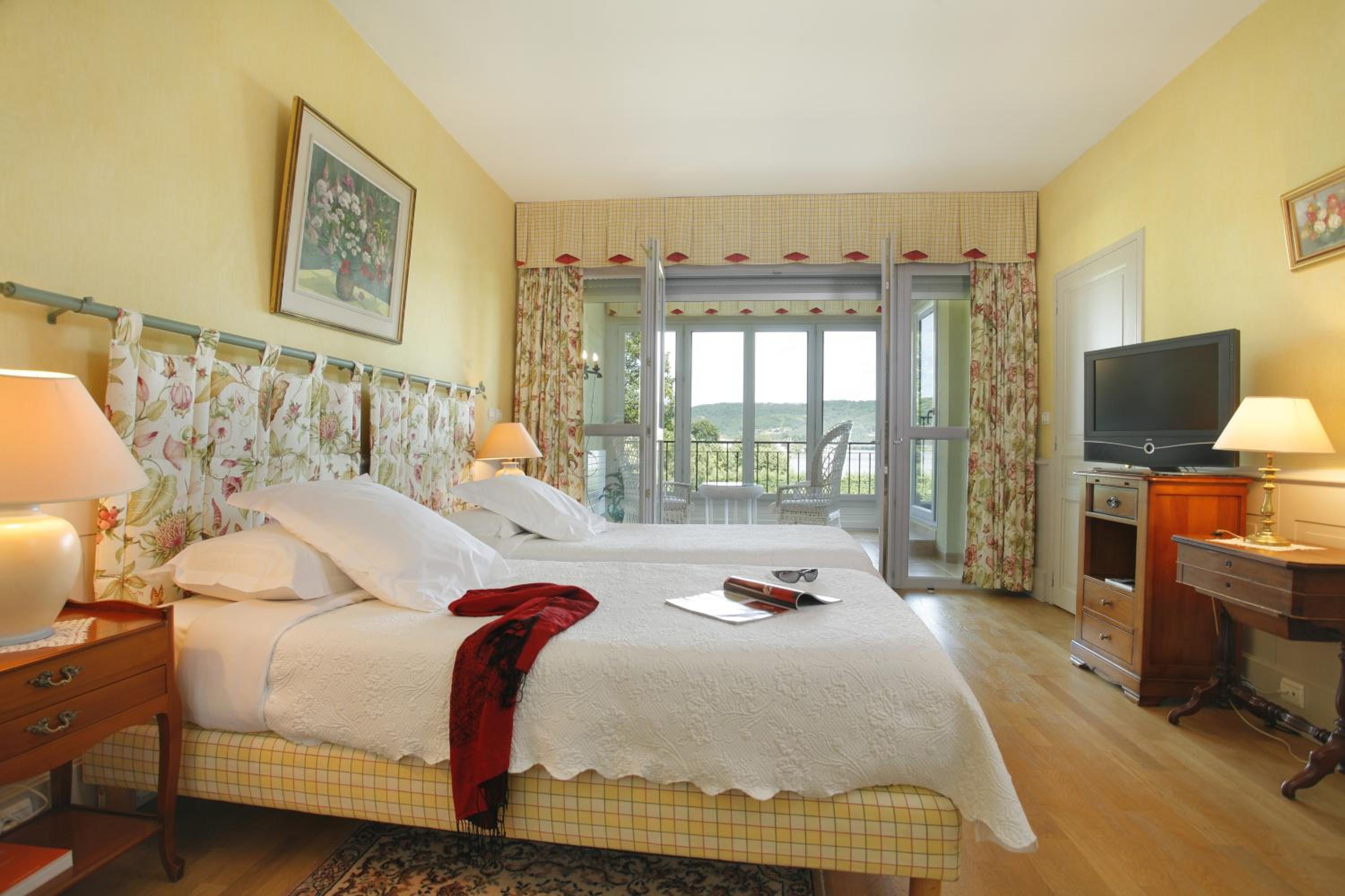 Suite with view
