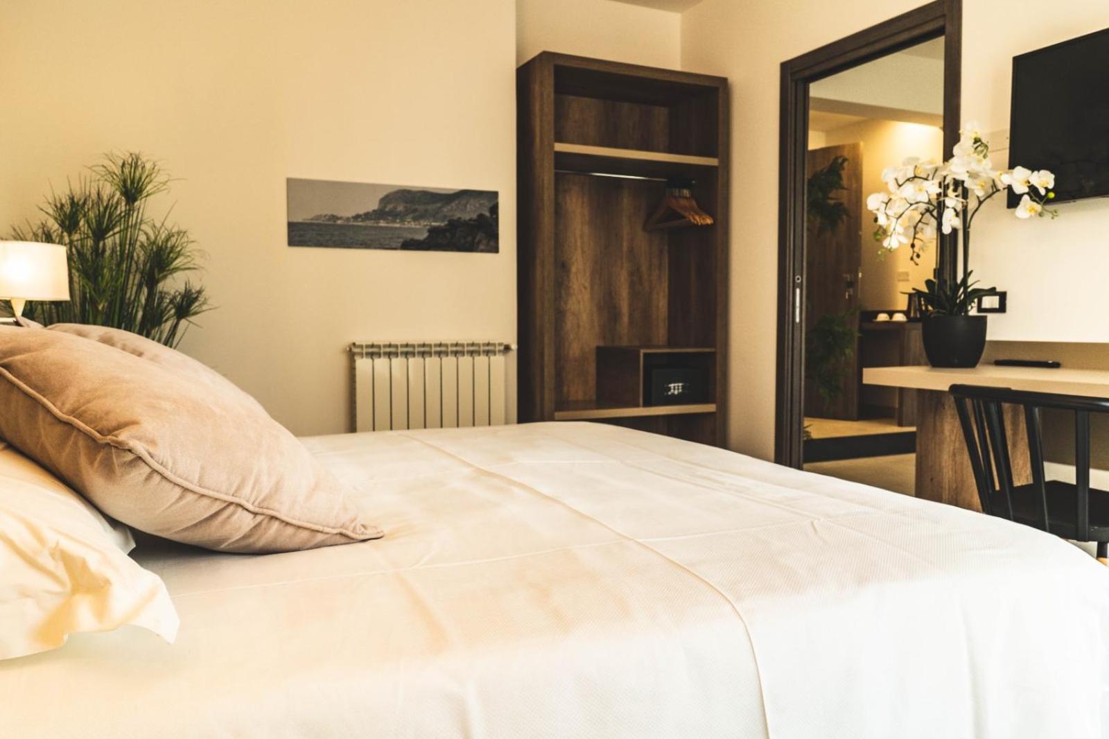 Quadruple Room - Photo 9