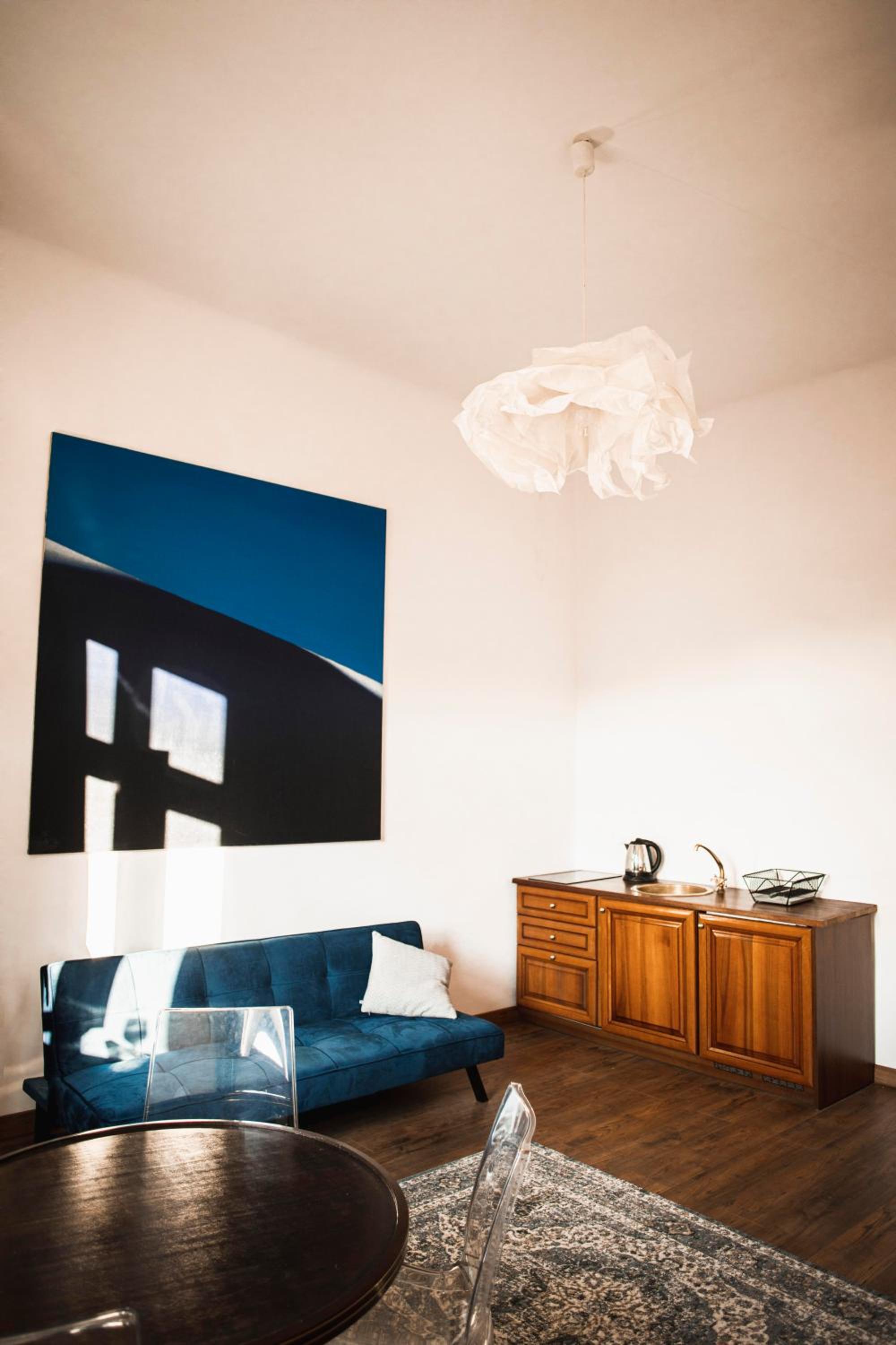 One-Bedroom Apartment - Photo 7
