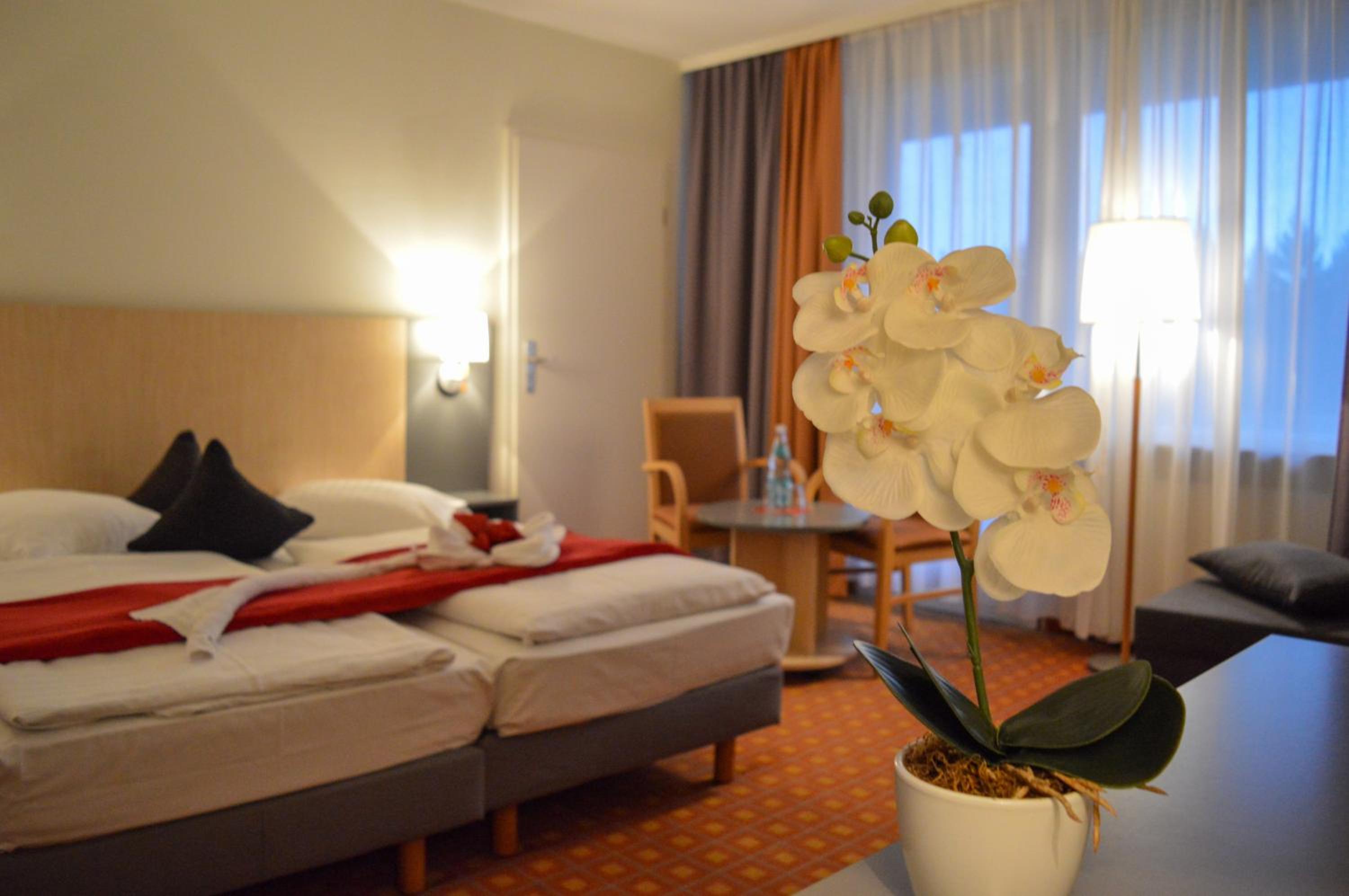 Comfort Double or Twin Room with Balcony - Photo 18
