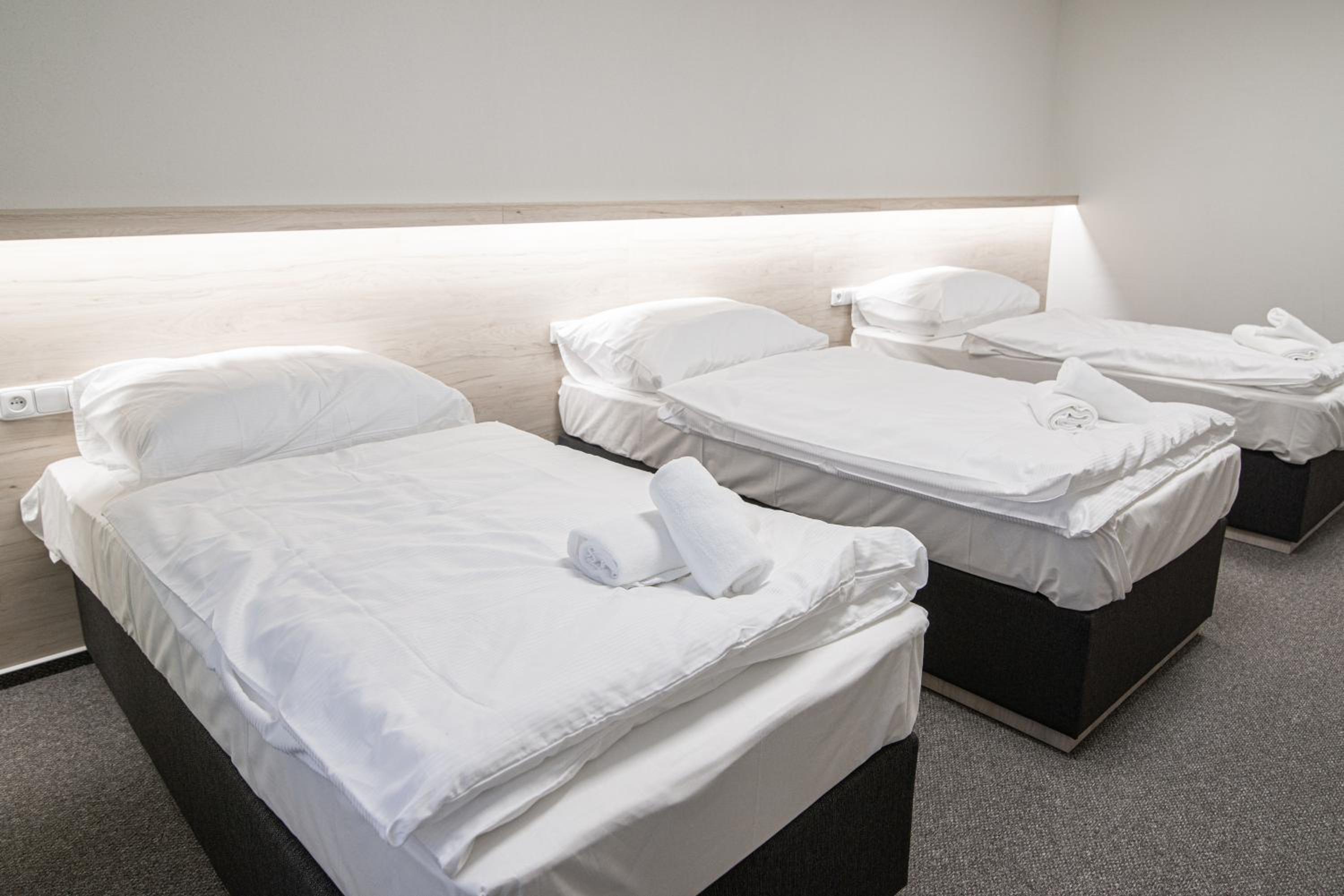 Quadruple Room with Private Bathroom photo 3