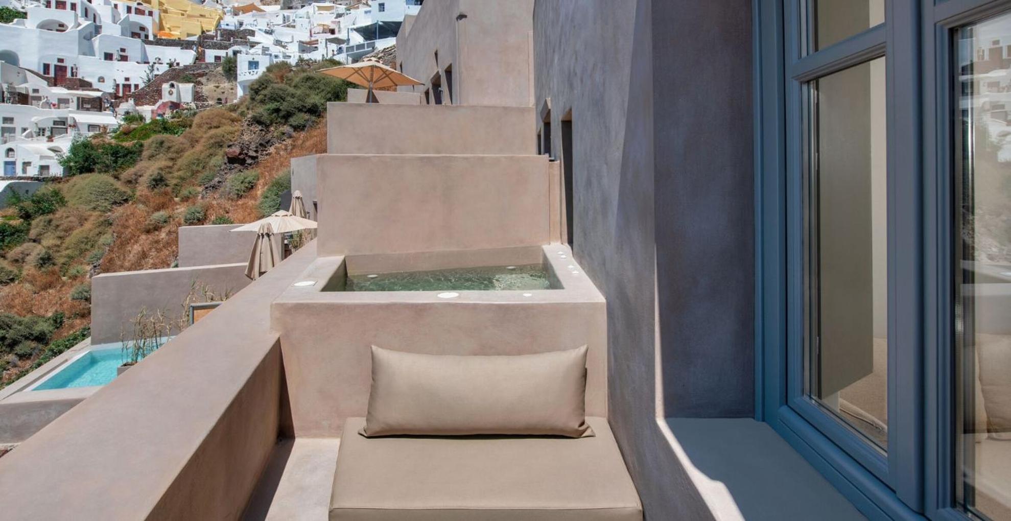 Superior Jetted tub Suite Sea View - Photo 9