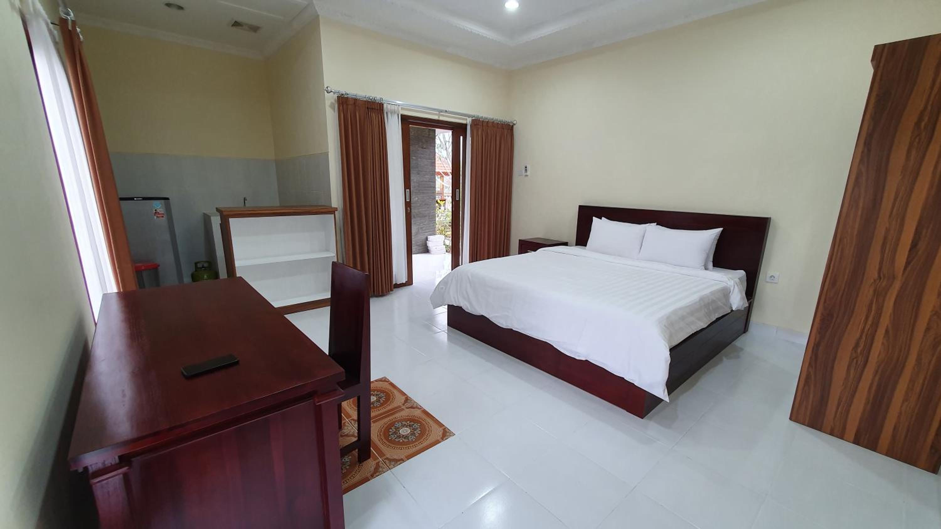Budget Double Room photo 2