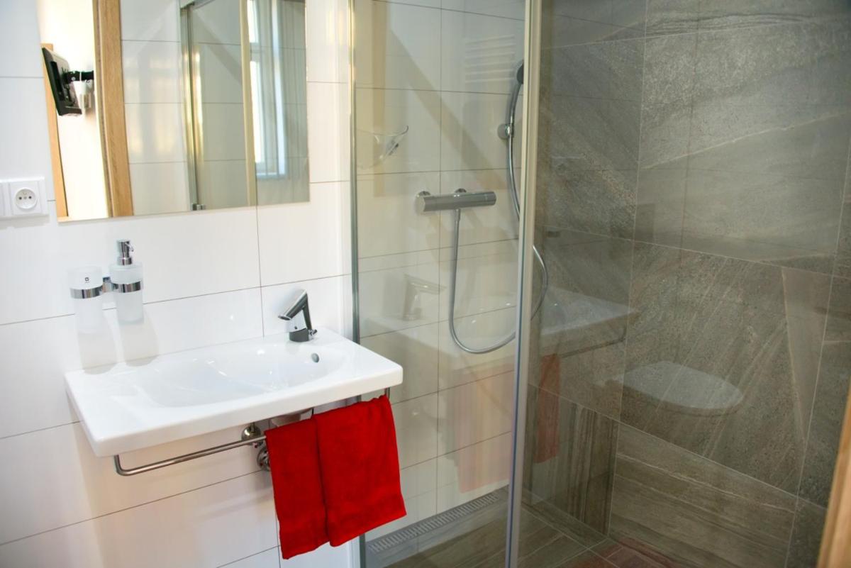 King Room - Disability Access photo 2