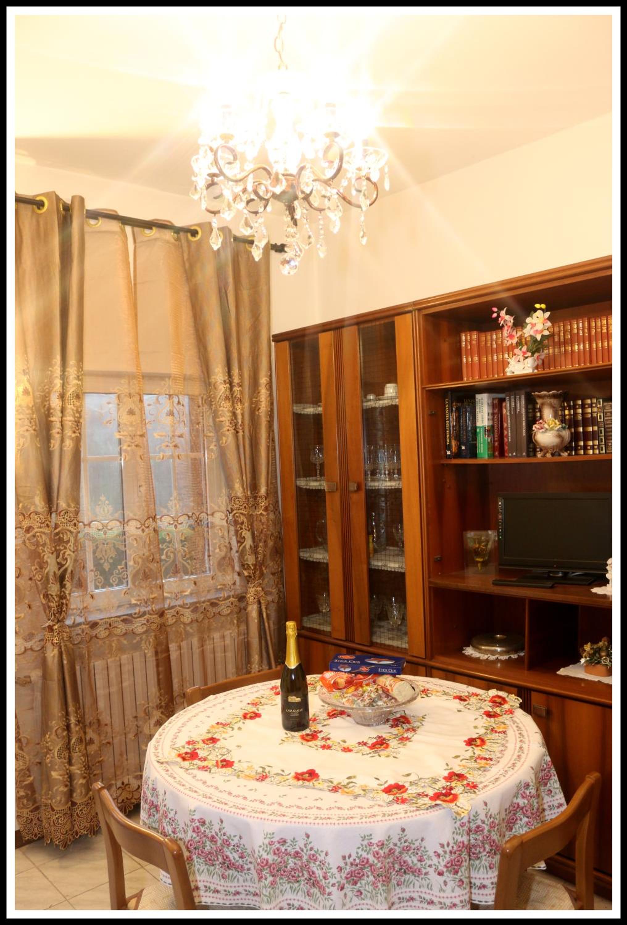 One-Bedroom House - Photo 32