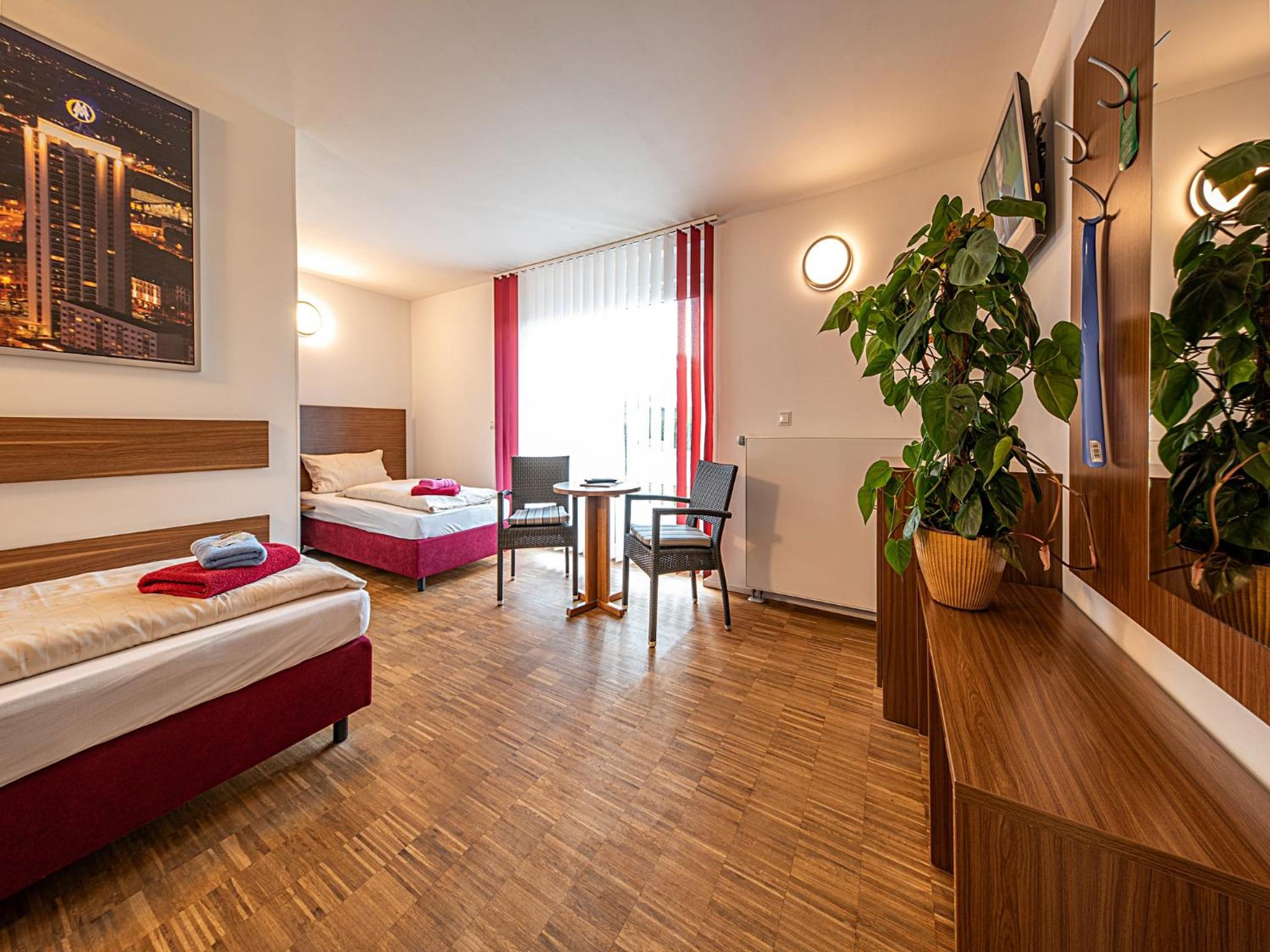 Standard Twin Room - Photo 1